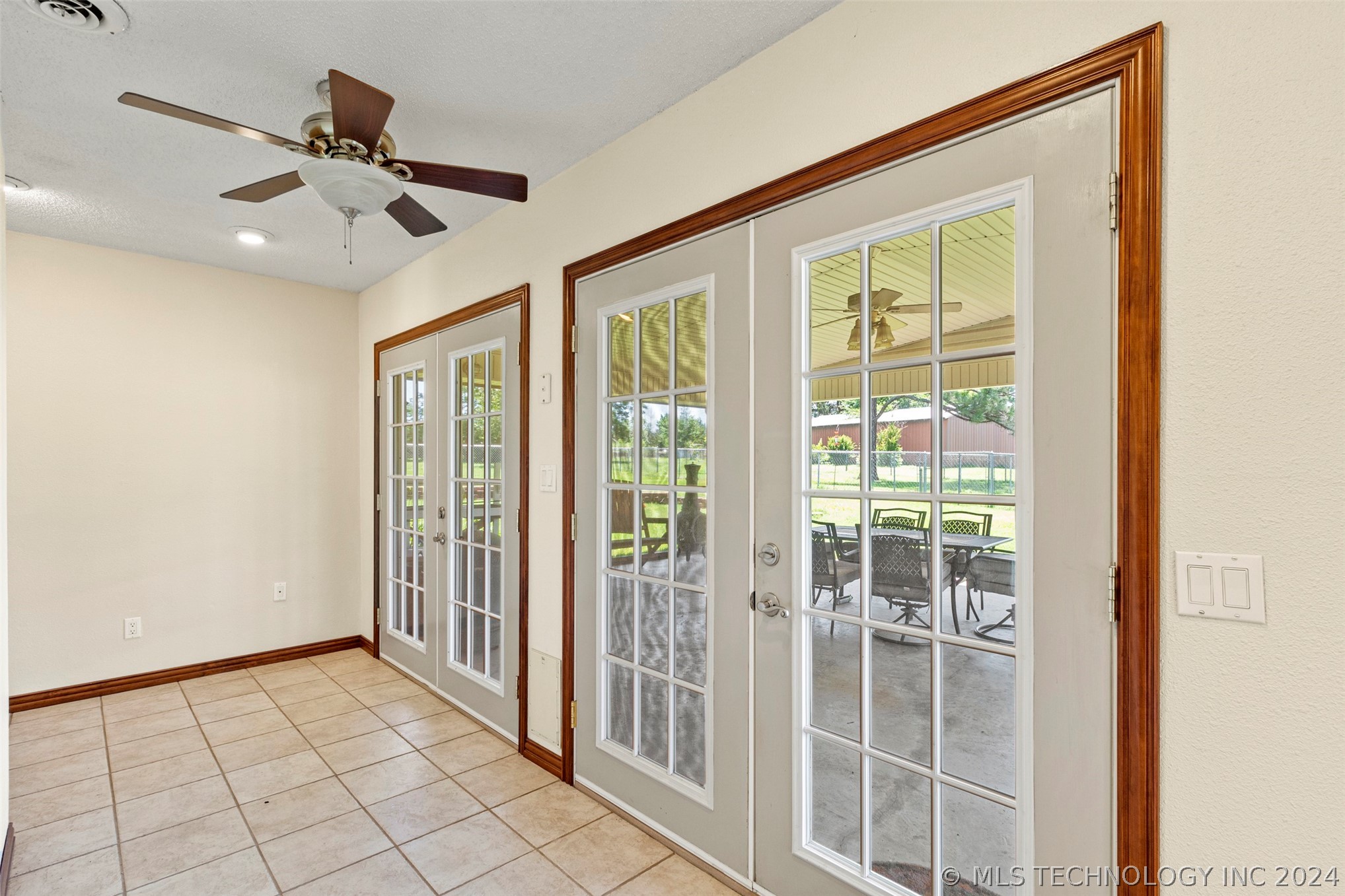 7183 Country Hollow