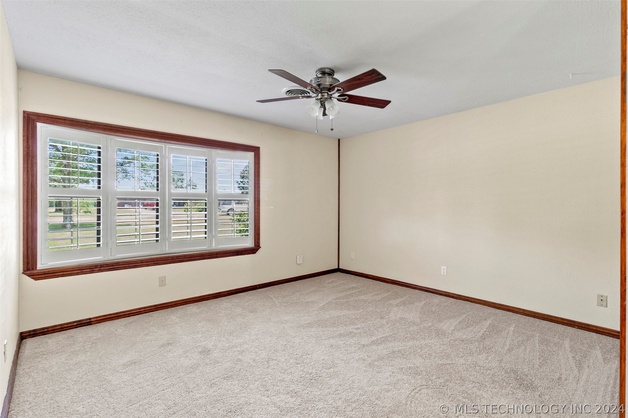 7183 Country Hollow