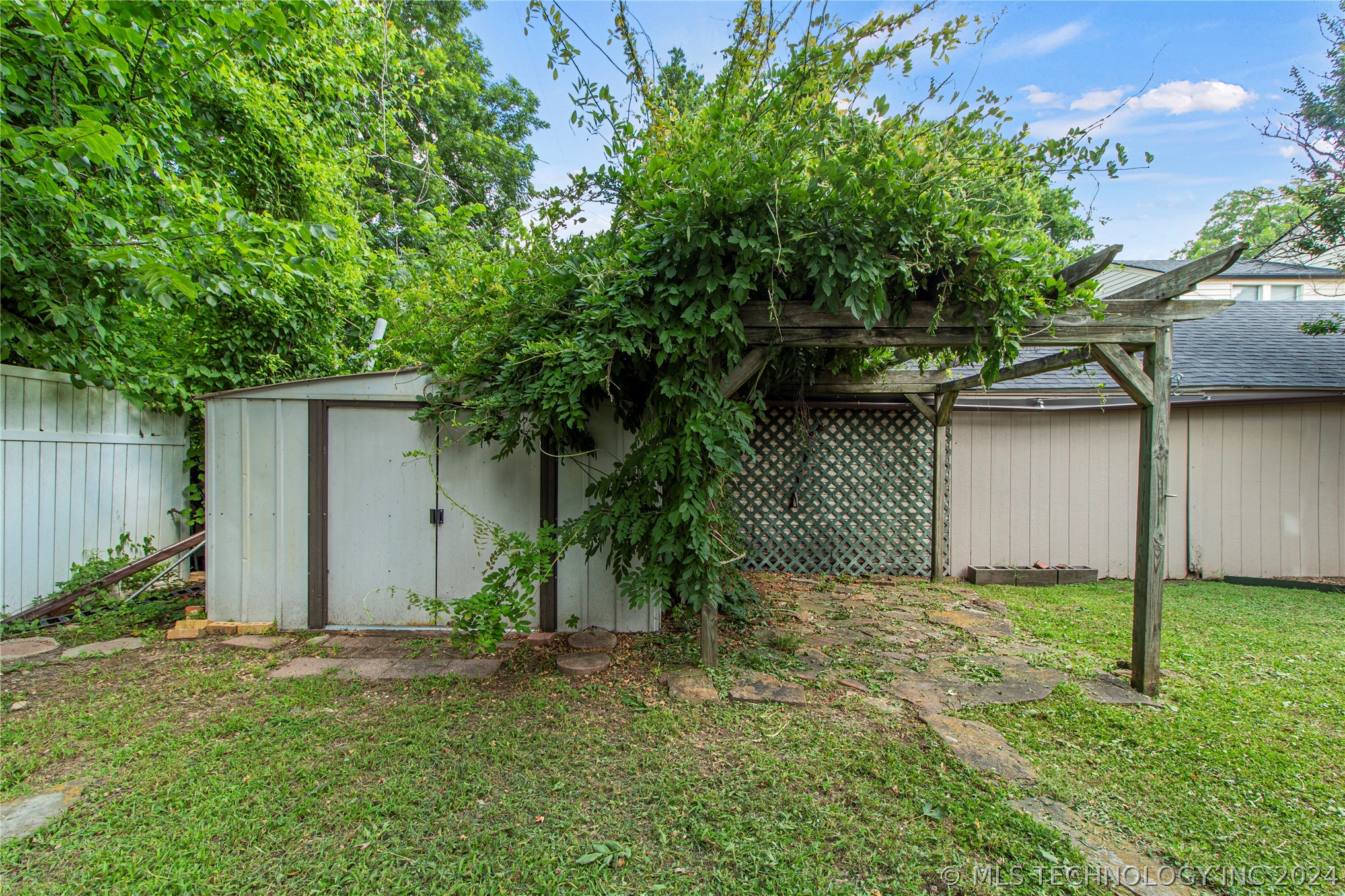 1327 S Stockton