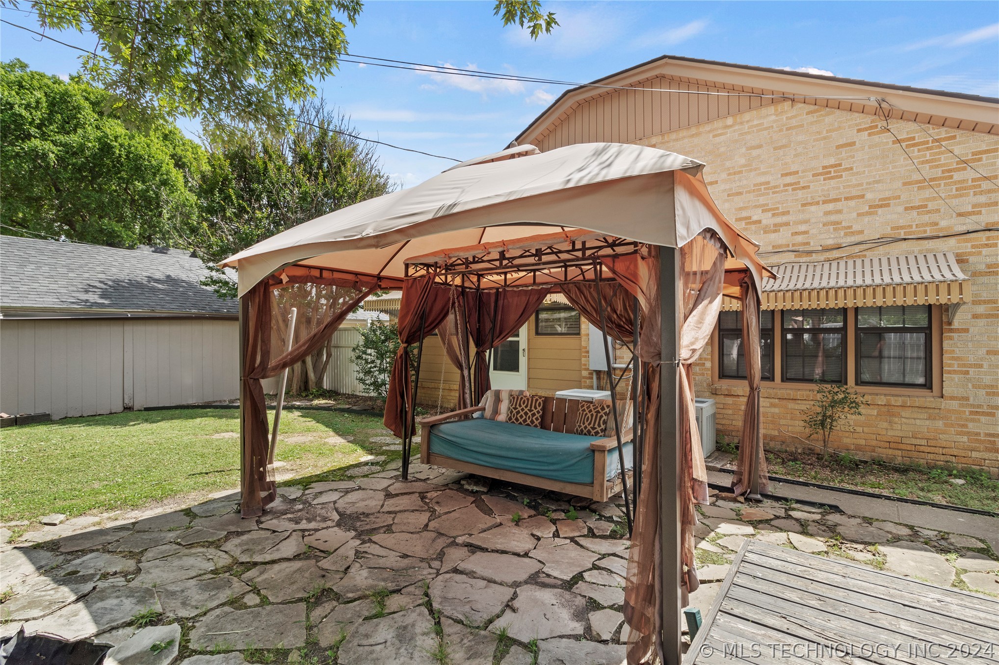 1327 S Stockton