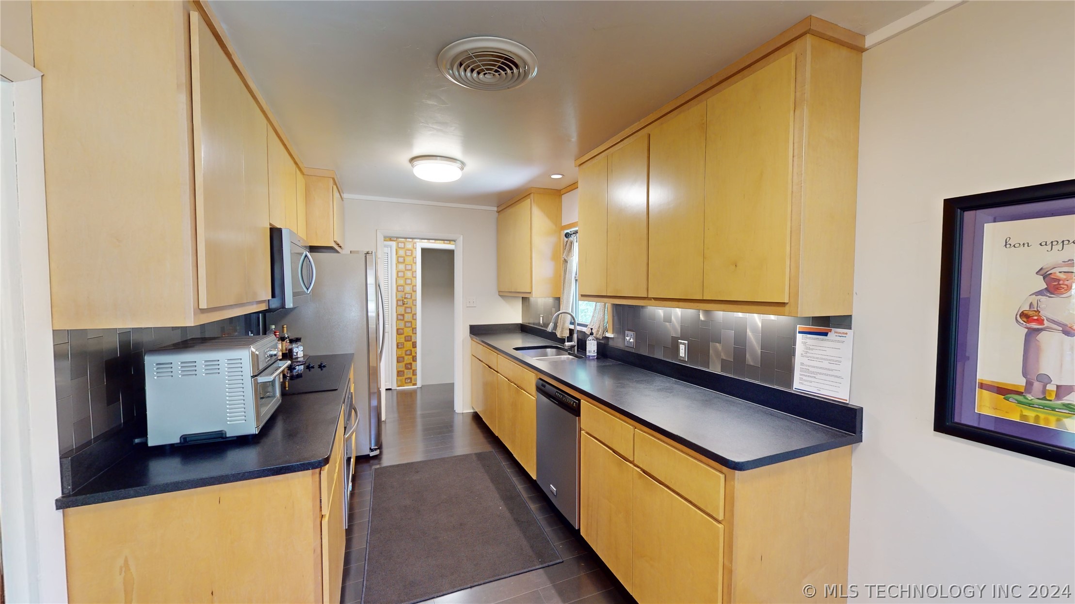 600 S Highland Street