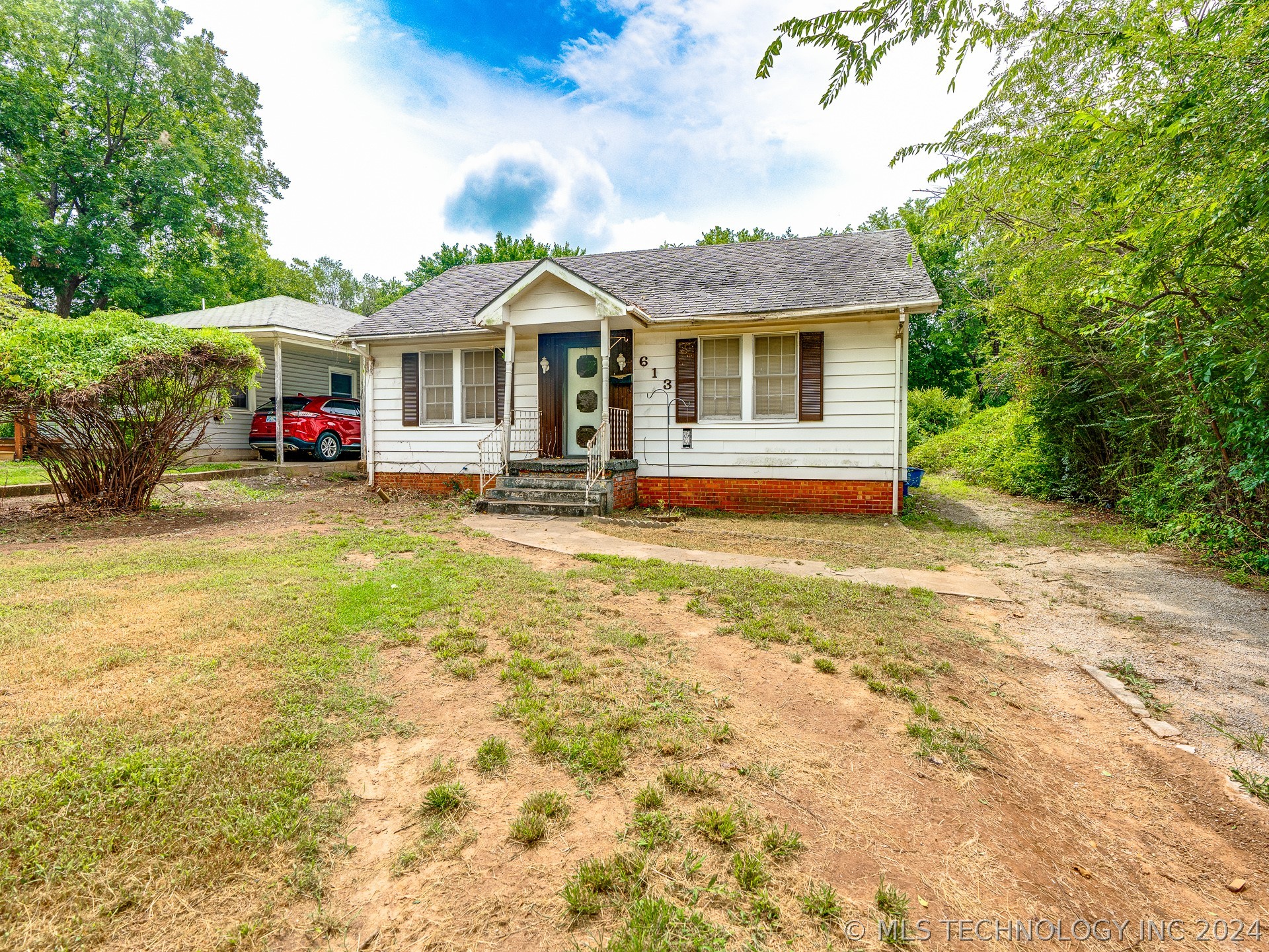 613 W 23rd