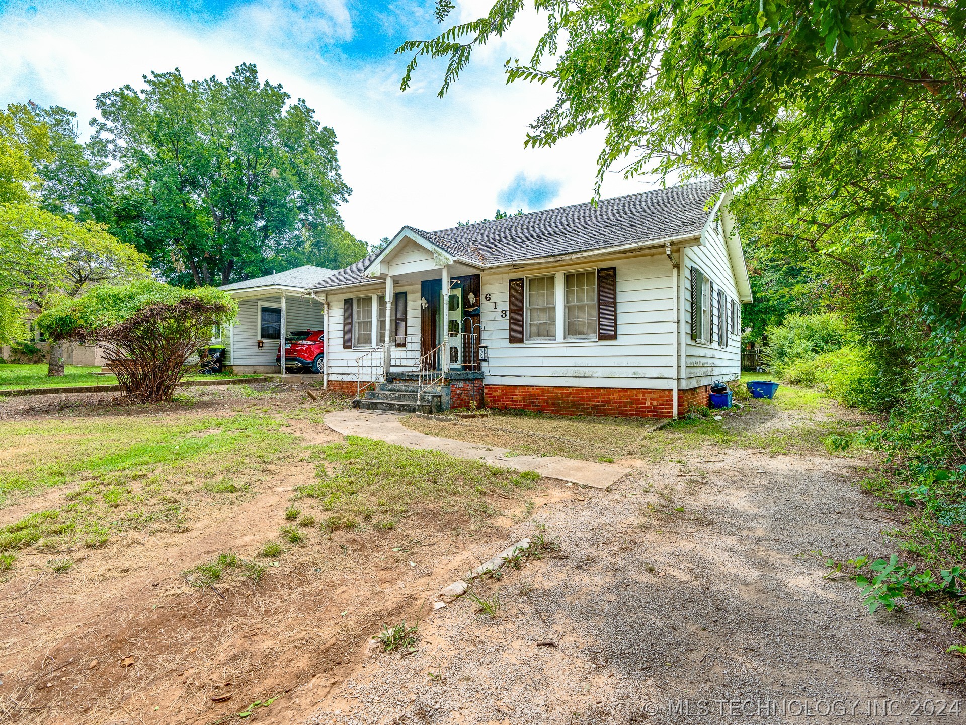 613 W 23rd