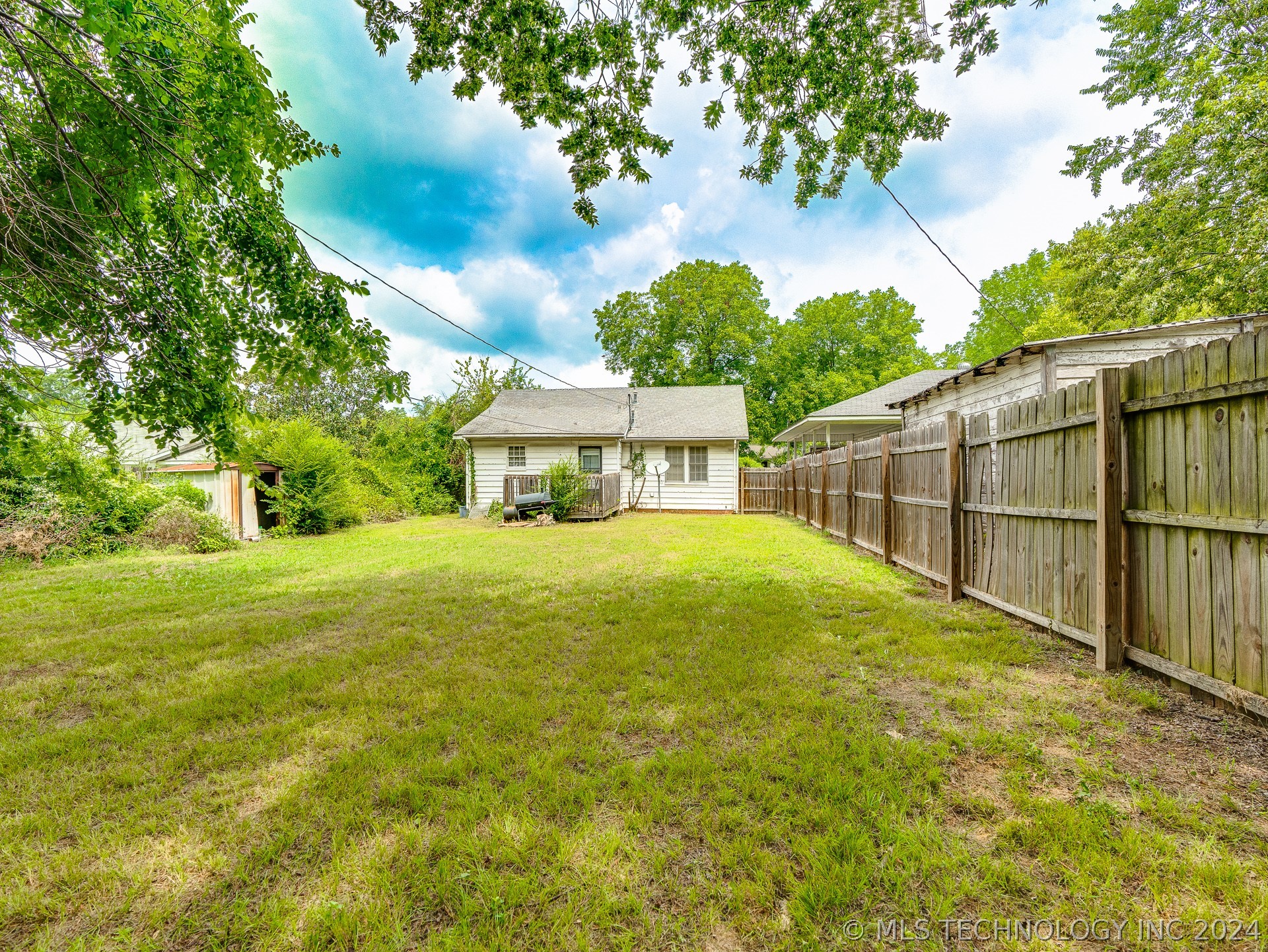613 W 23rd