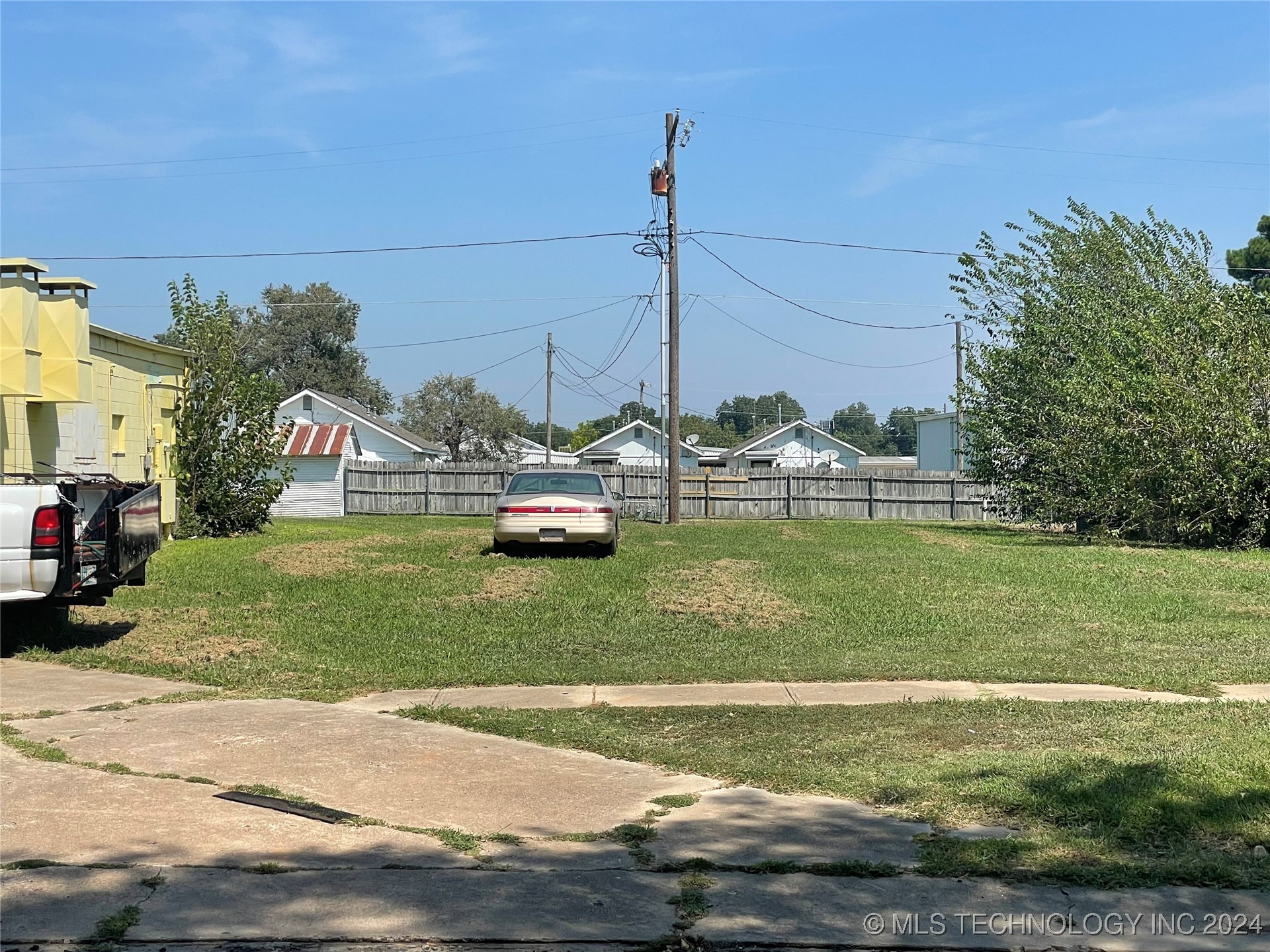 330 S Johnston