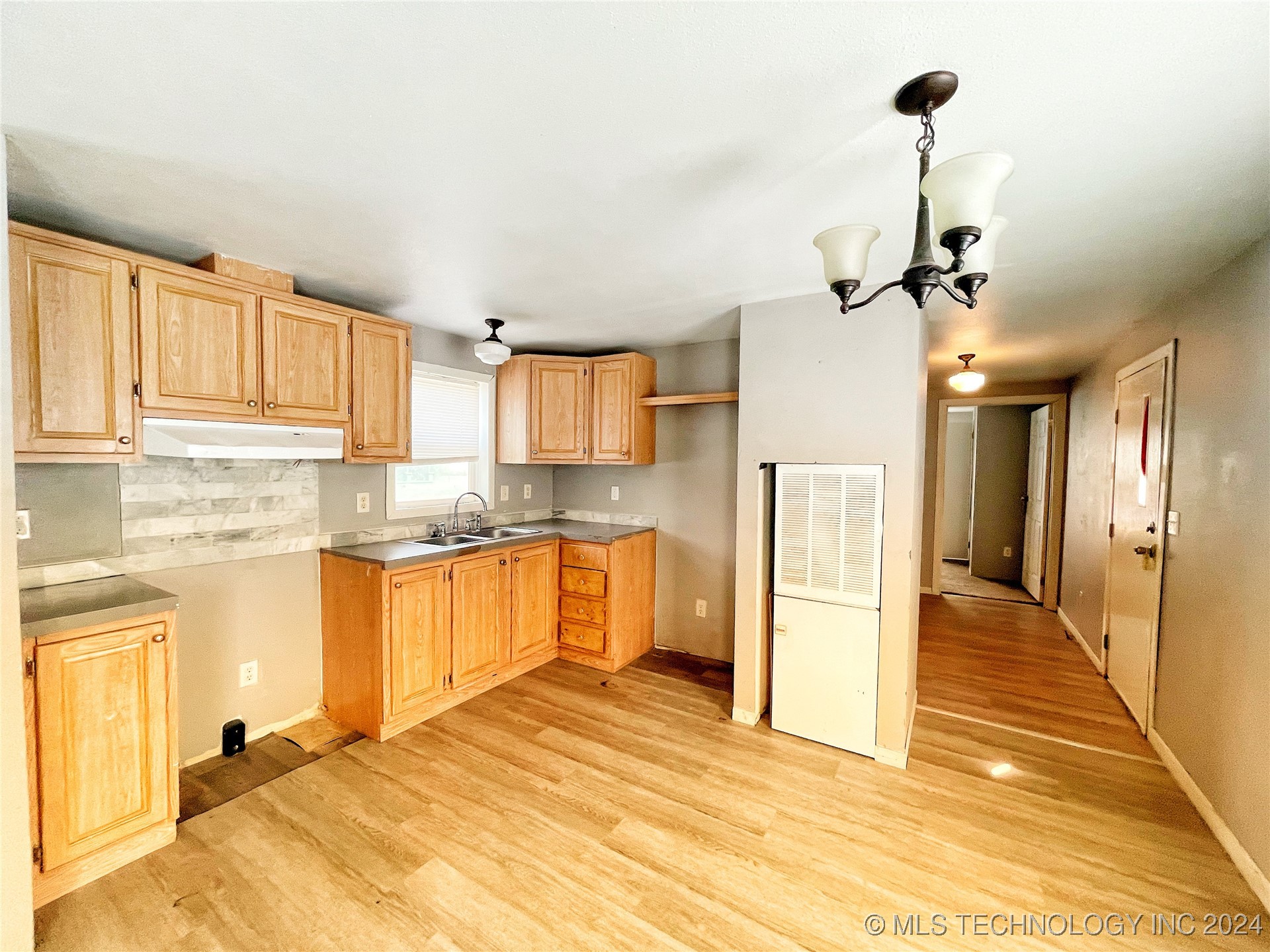 224 W 10th Street