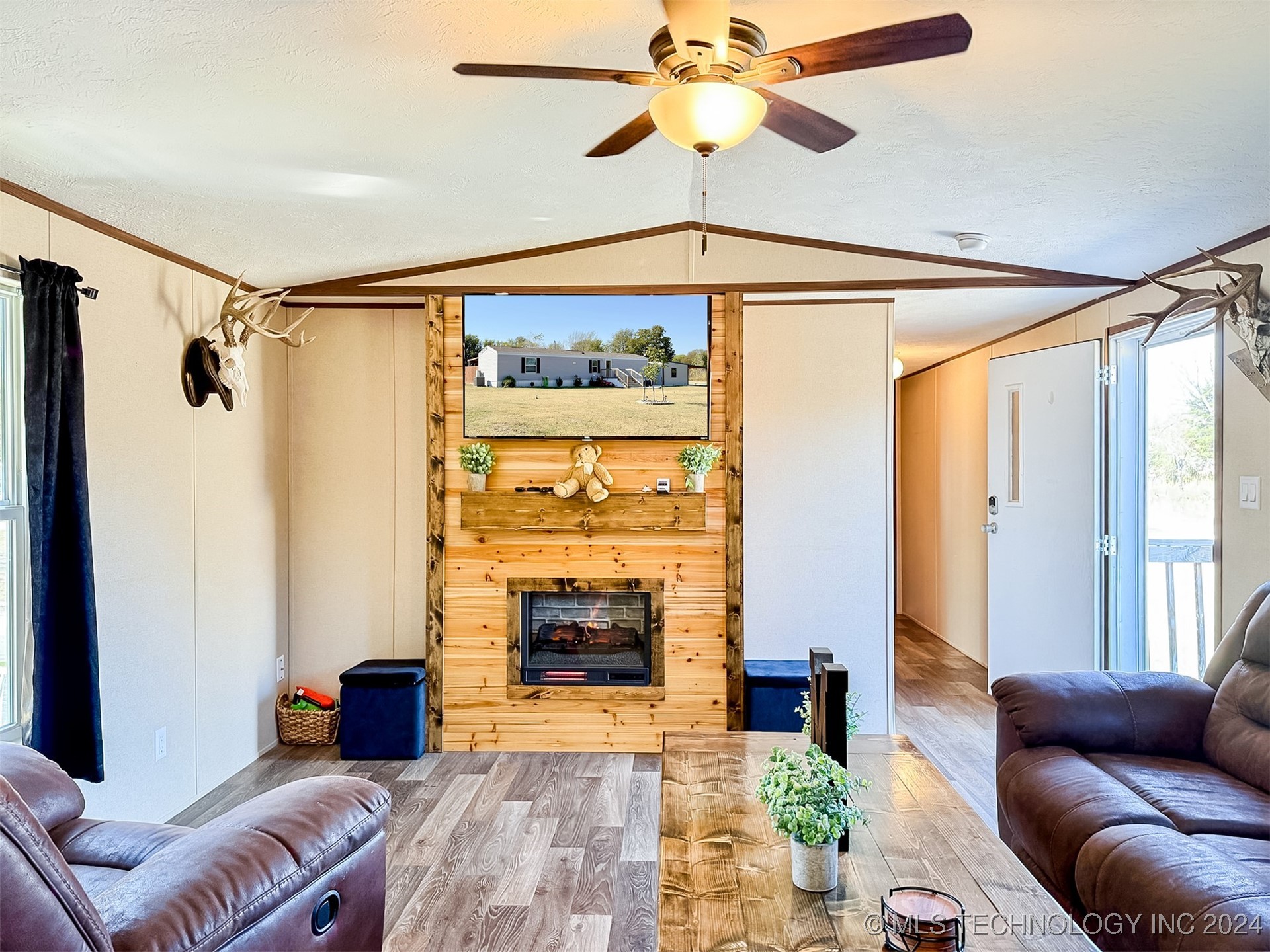 109 W Pine