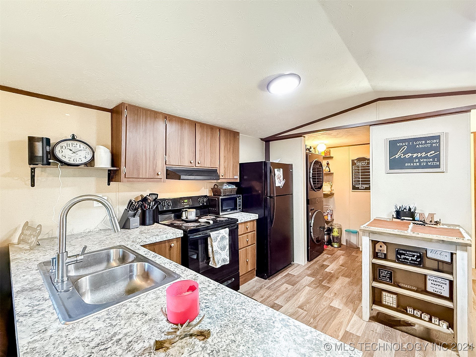109 W Pine