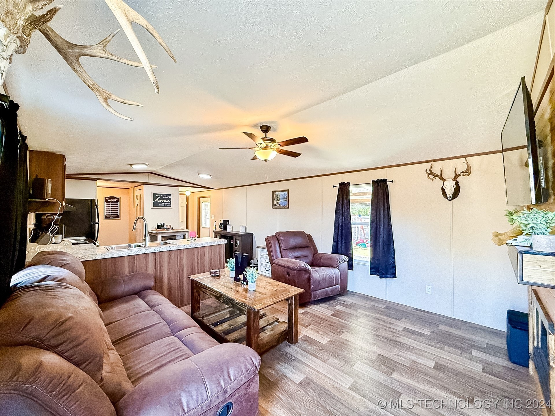 109 W Pine