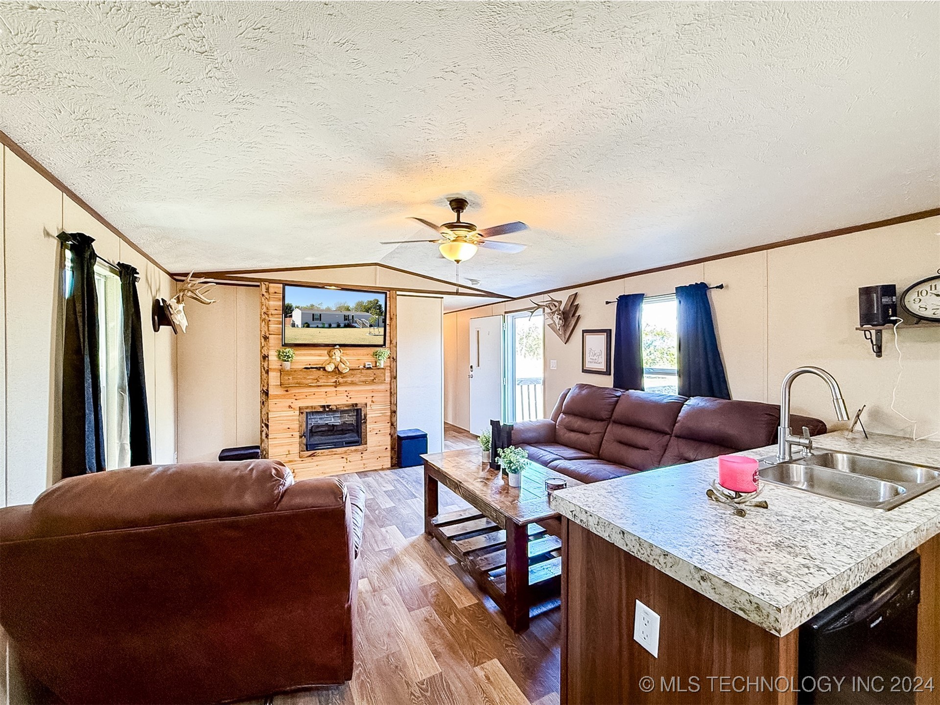 109 W Pine