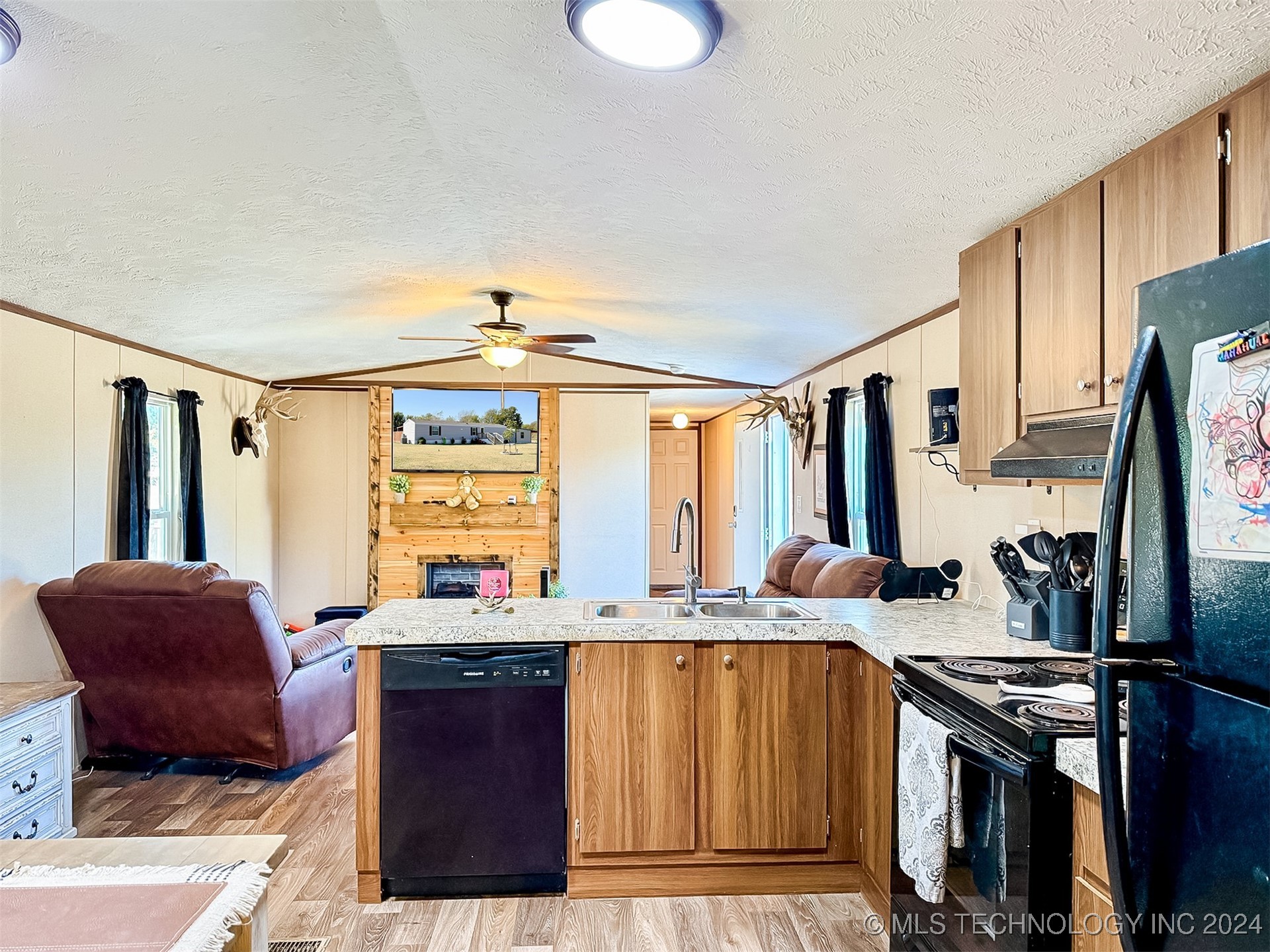 109 W Pine