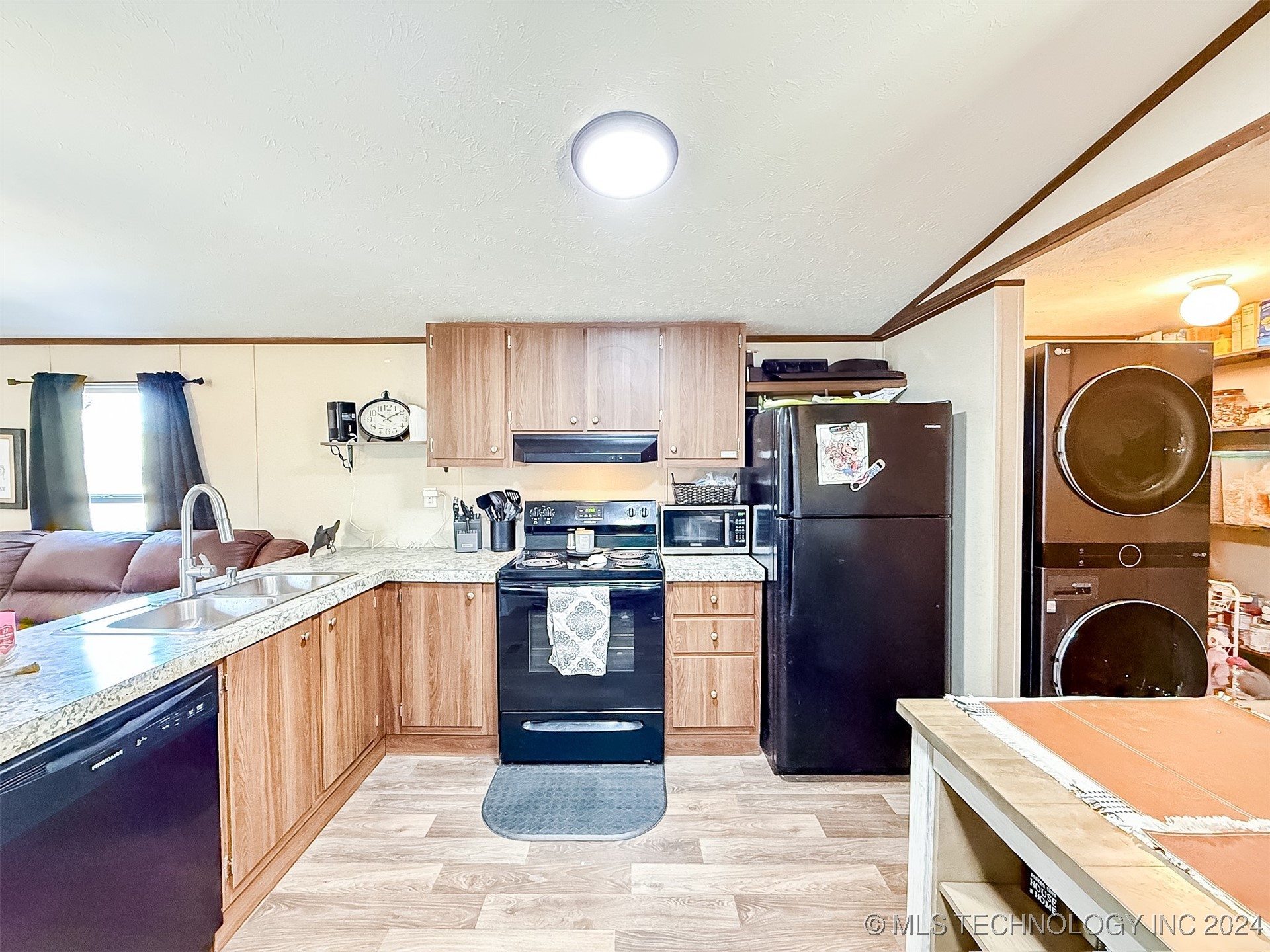 109 W Pine