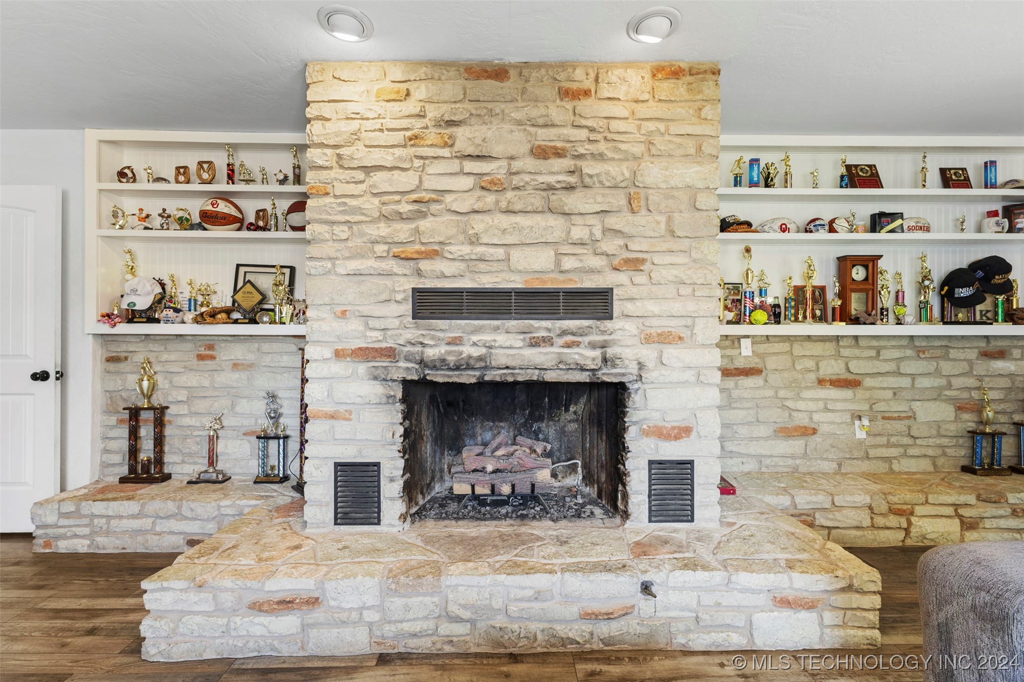 19637 County Road 1546