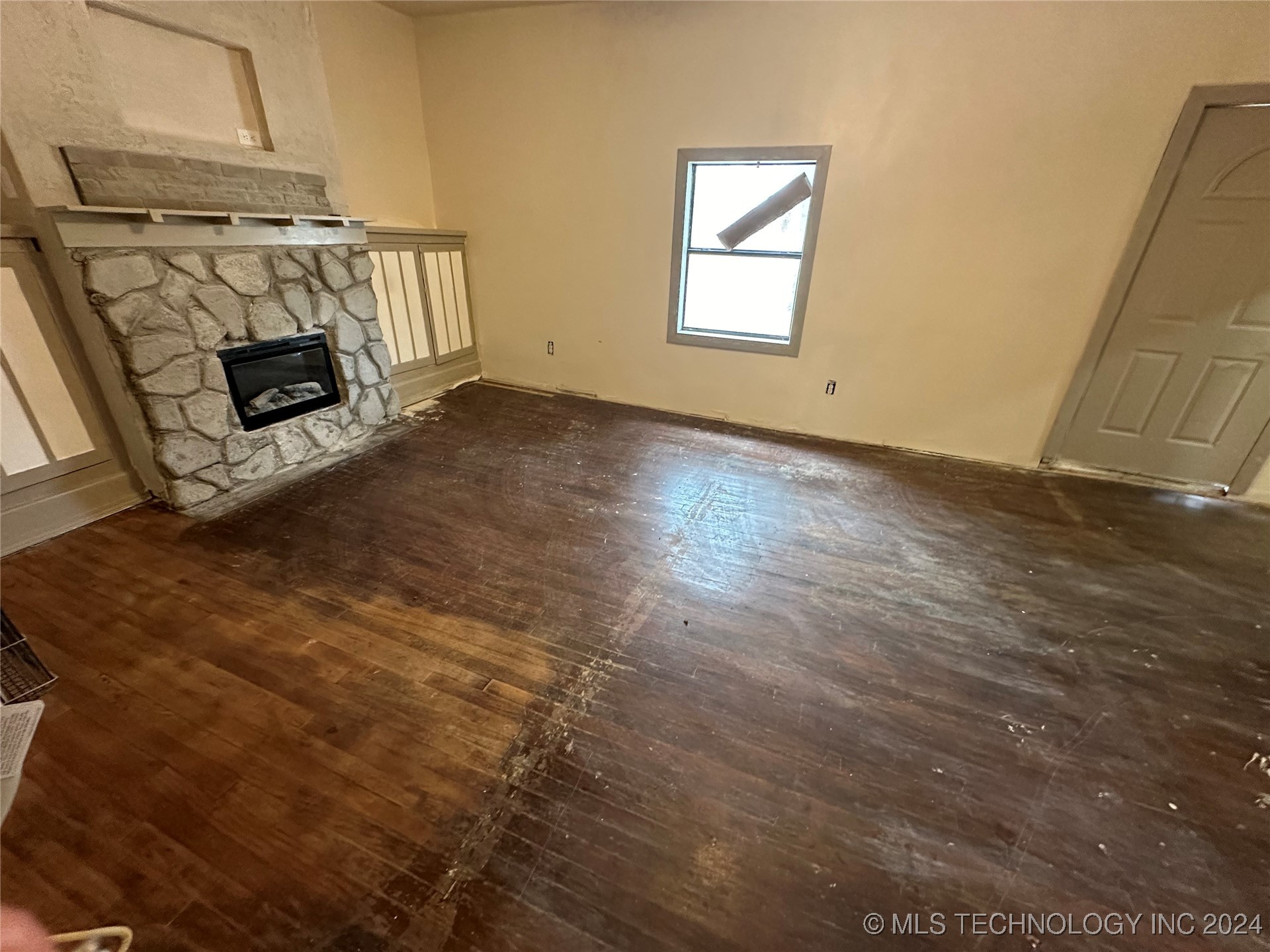 320 W 5th