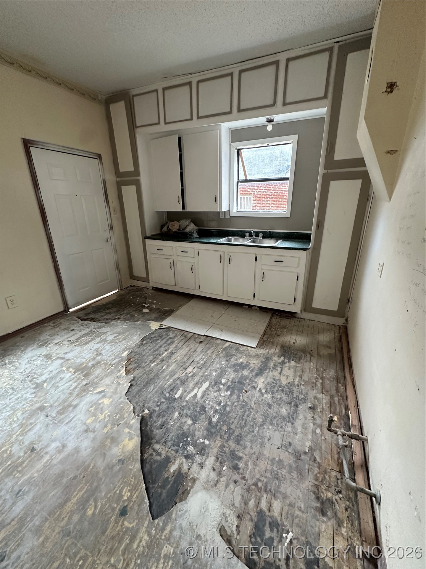 320 W 5th