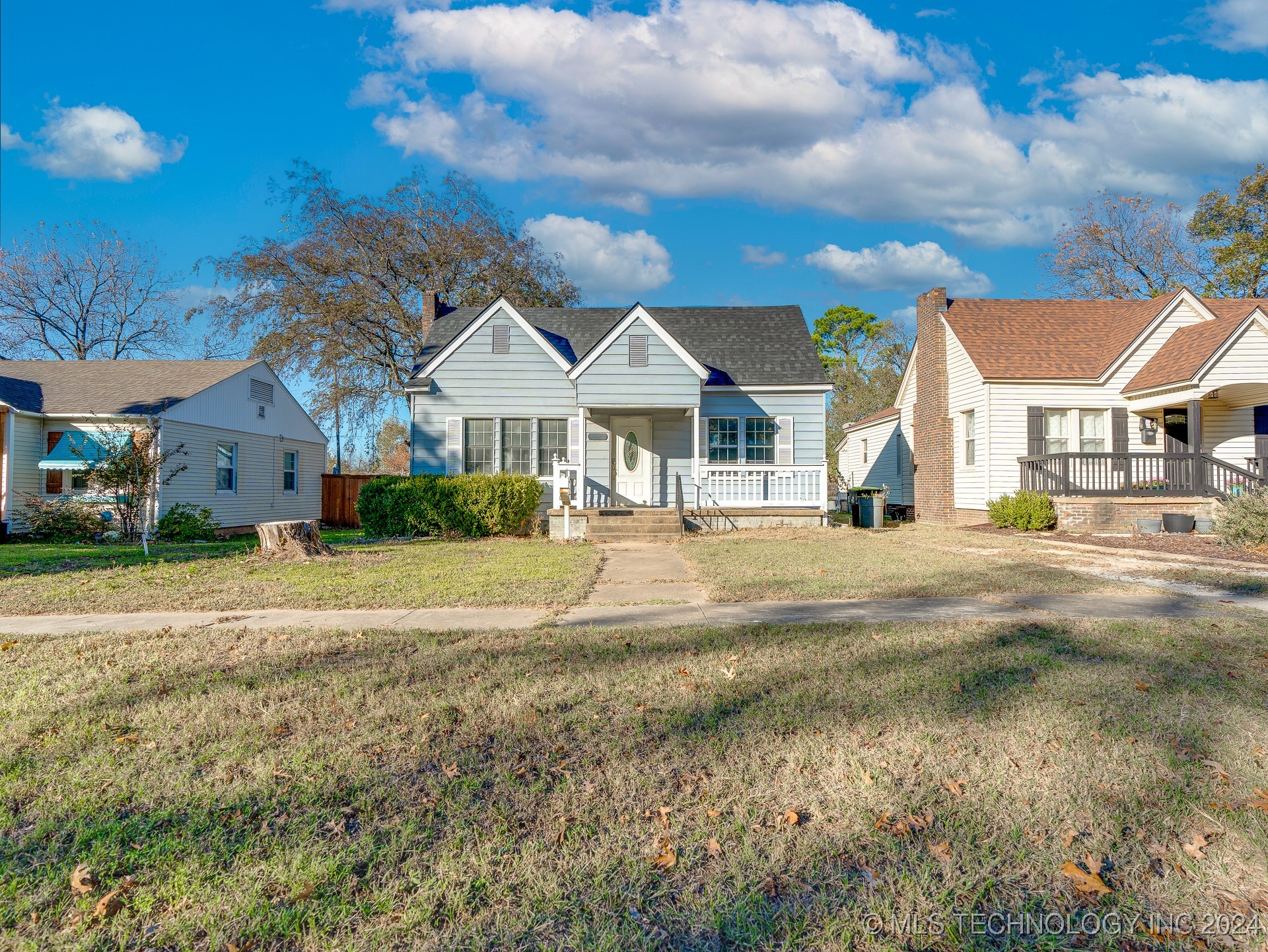 1116 E 8th