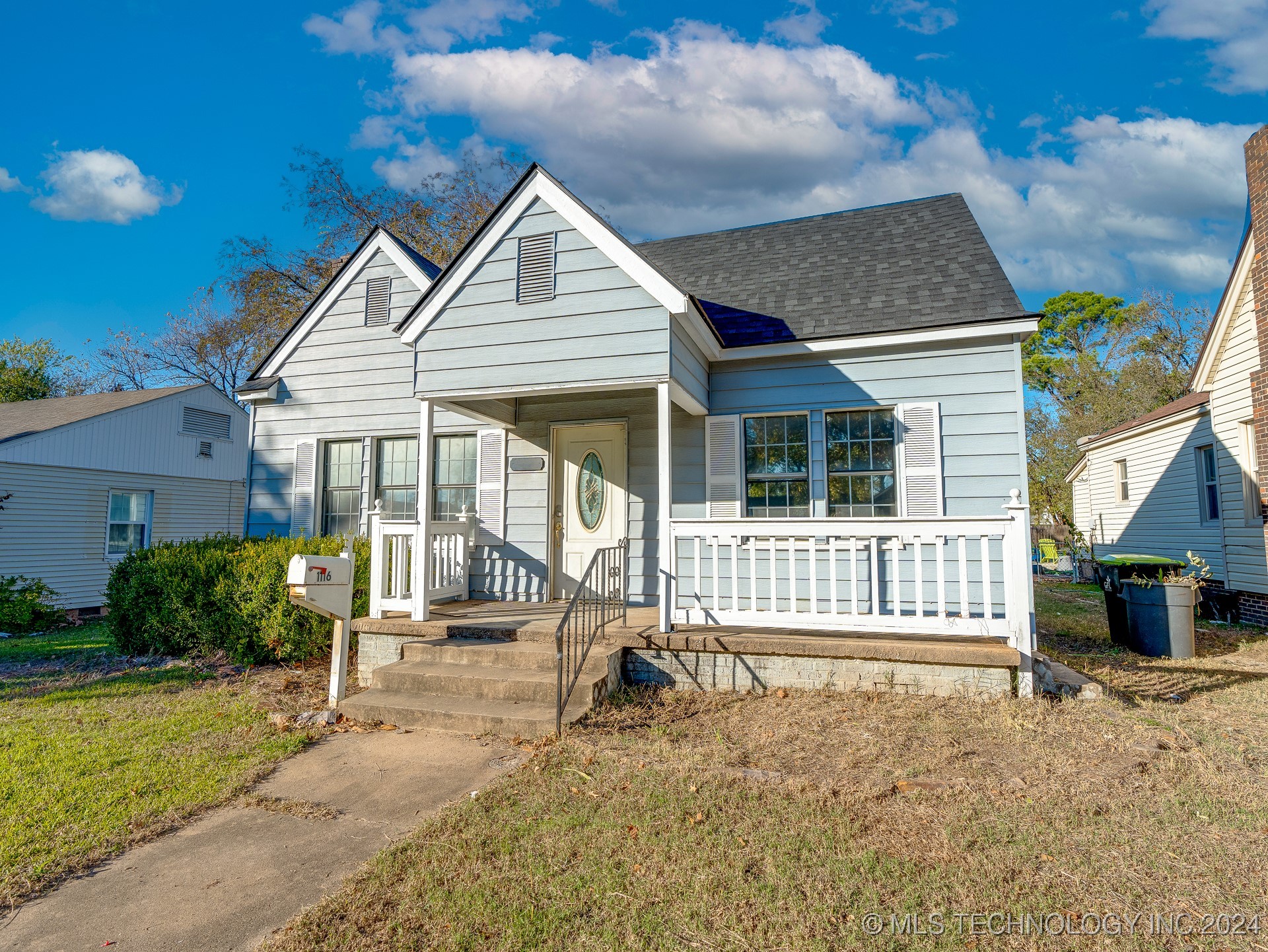 1116 E 8th