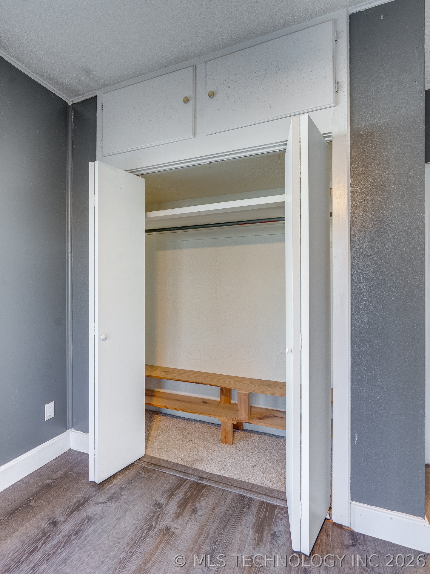 1116 E 8th