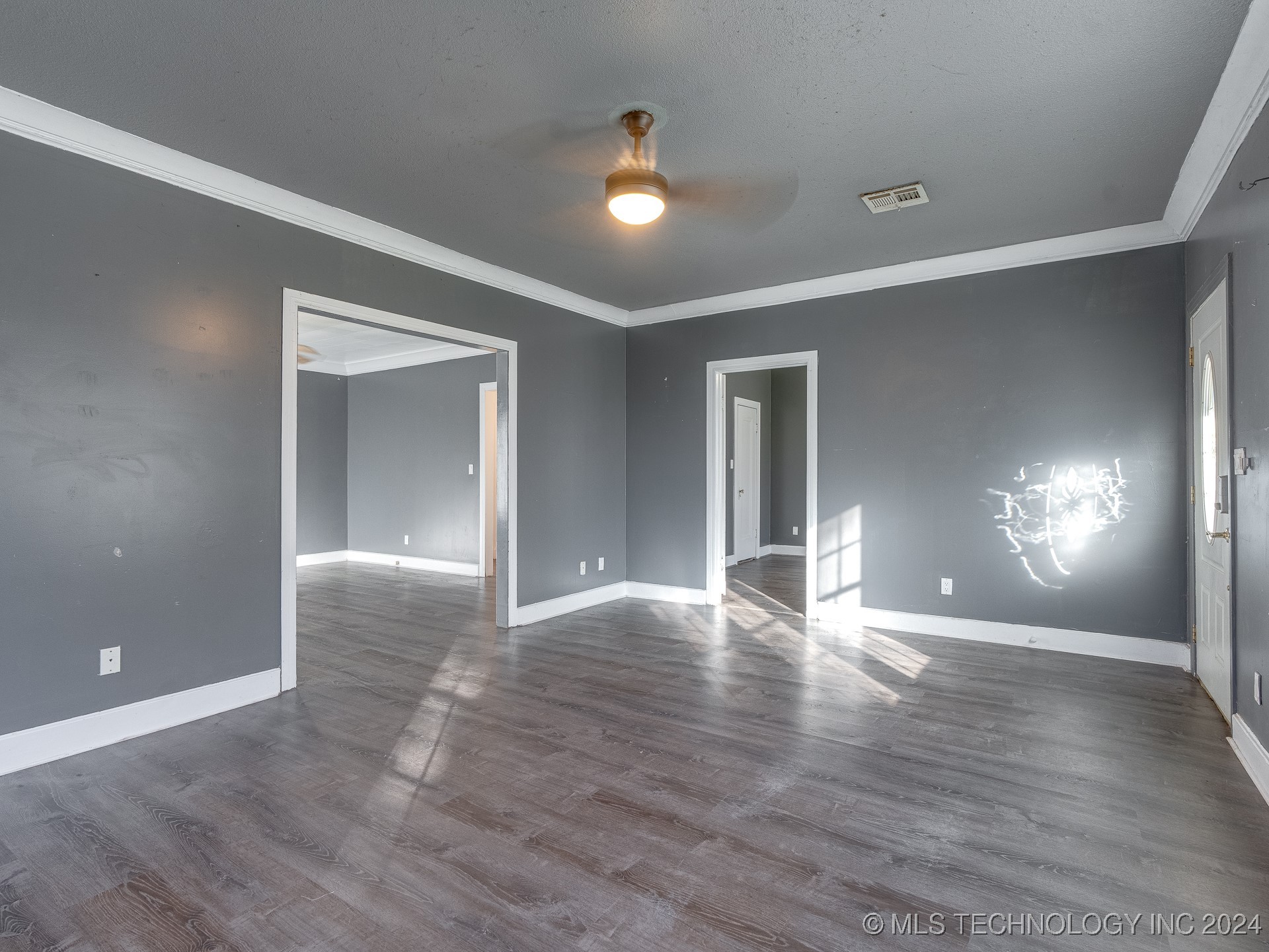 1116 E 8th