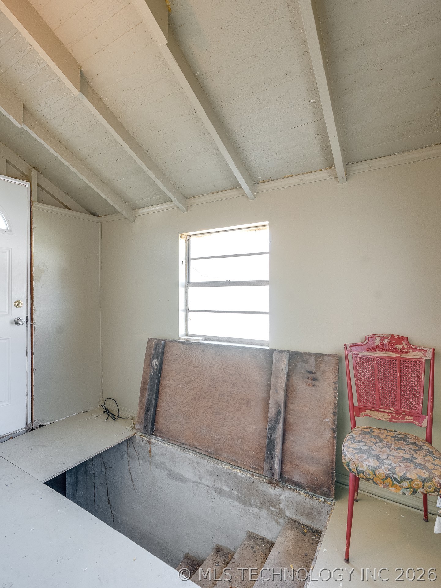 1225 S Johnston