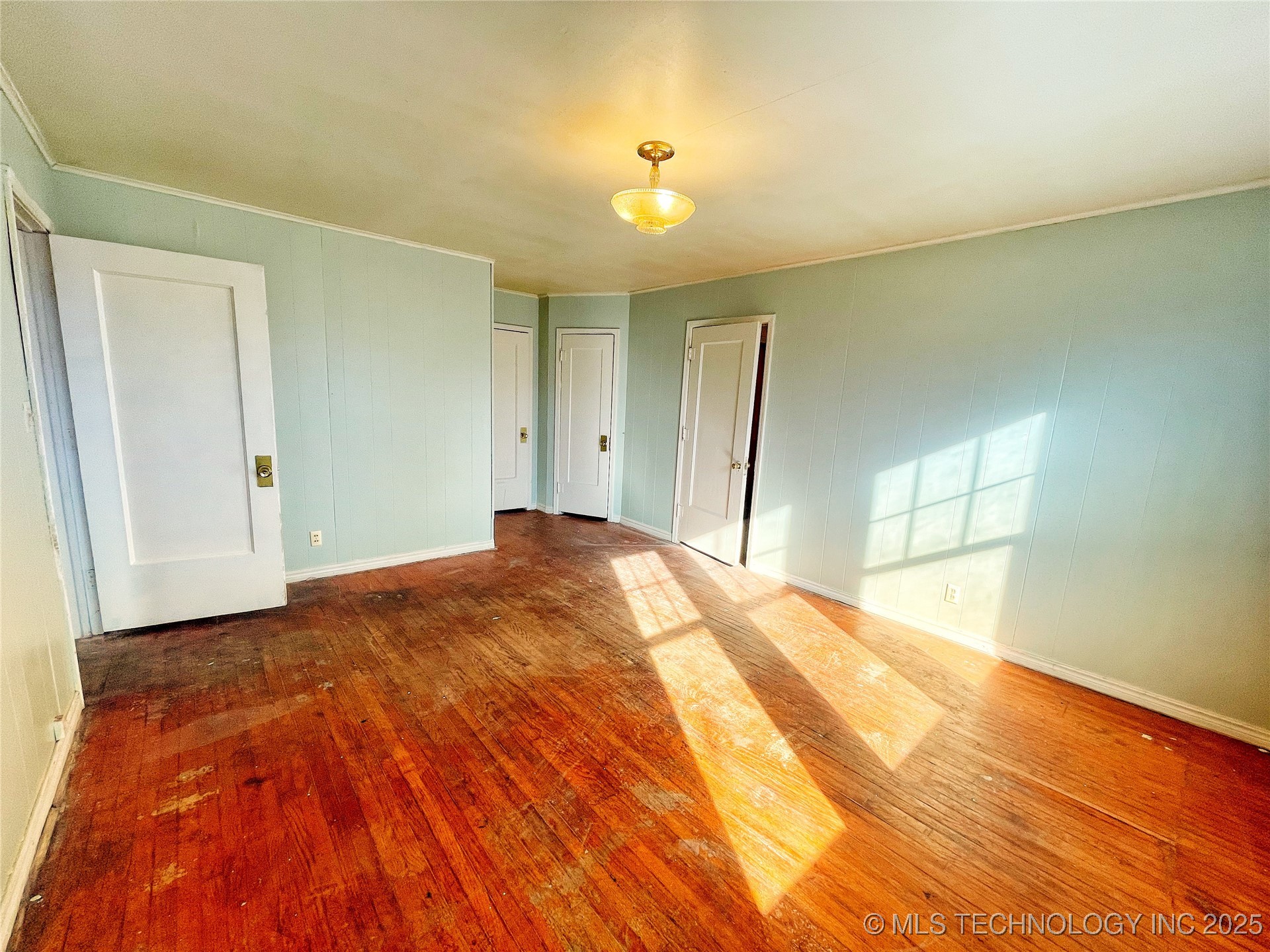 121 S Okfuskee Avenue
