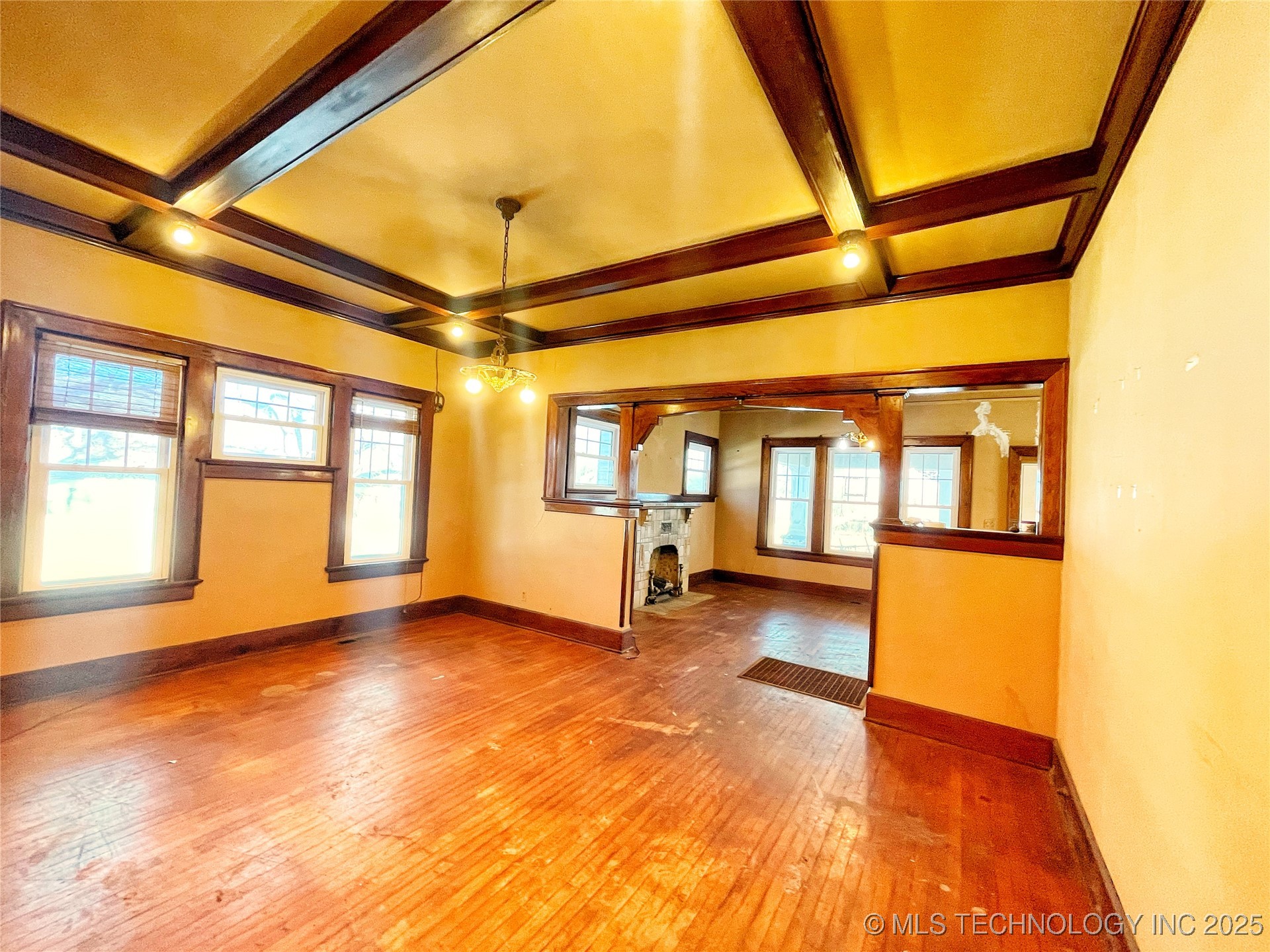 121 S Okfuskee Avenue