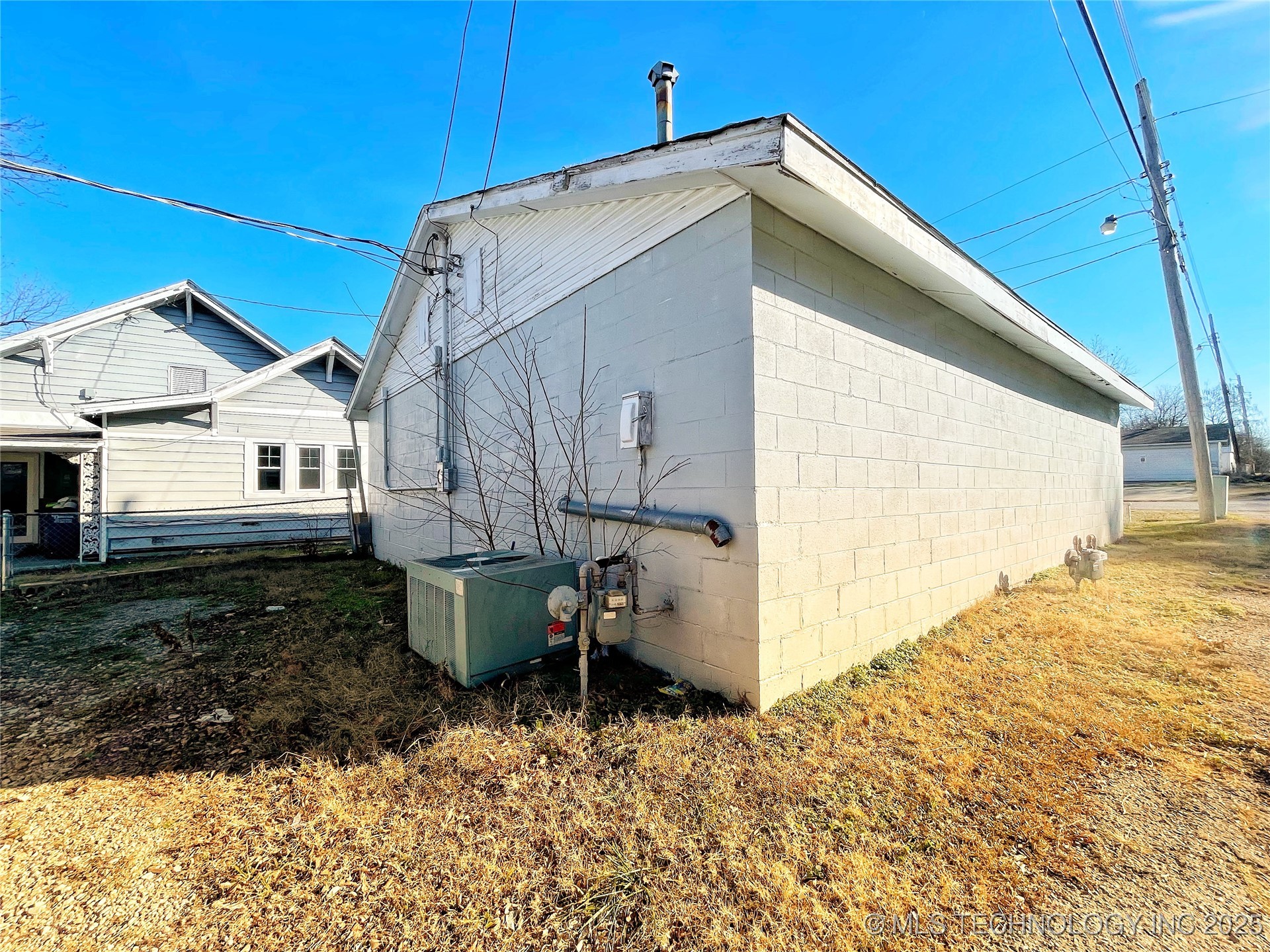 121 S Okfuskee Avenue