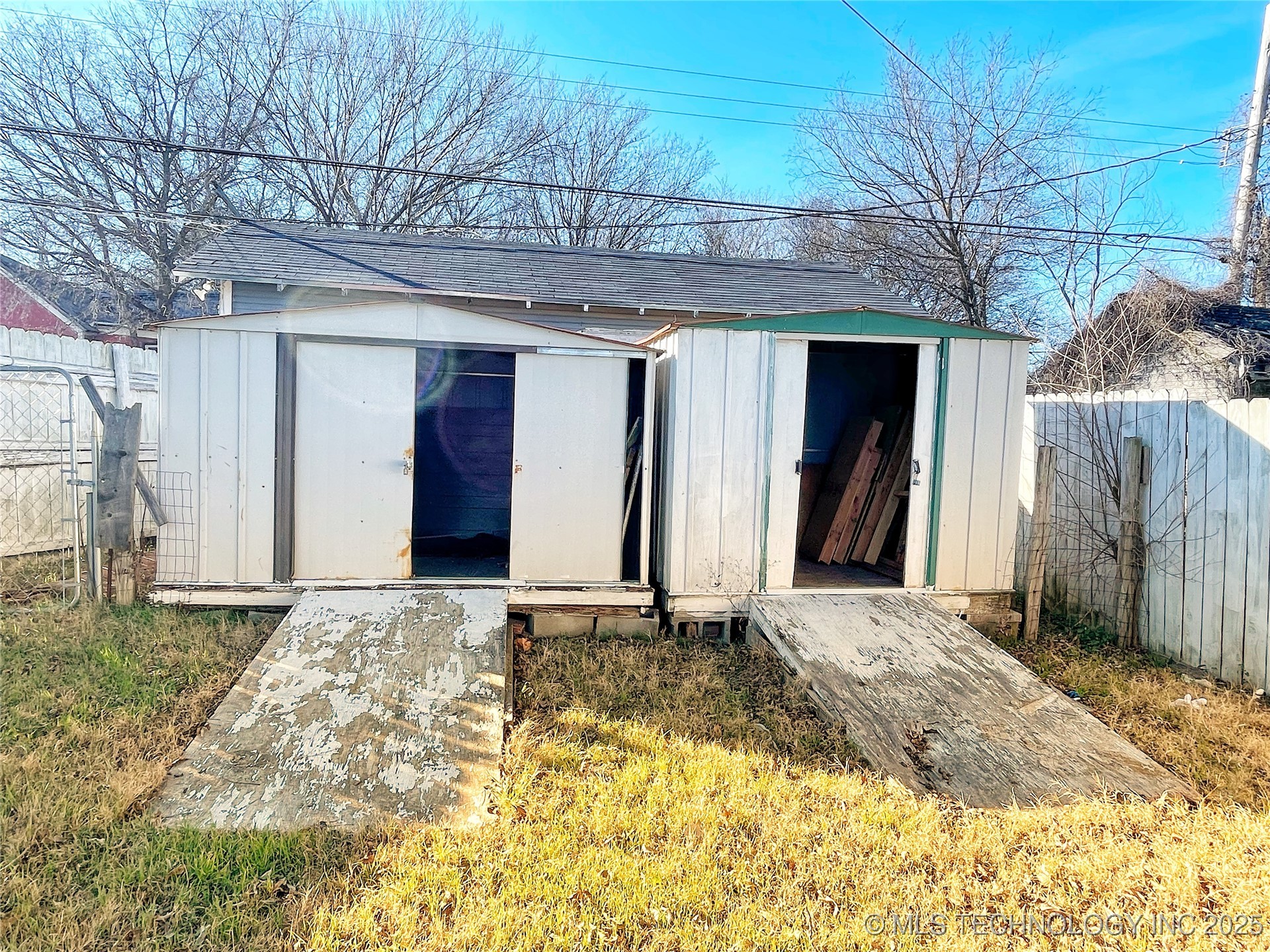 121 S Okfuskee Avenue
