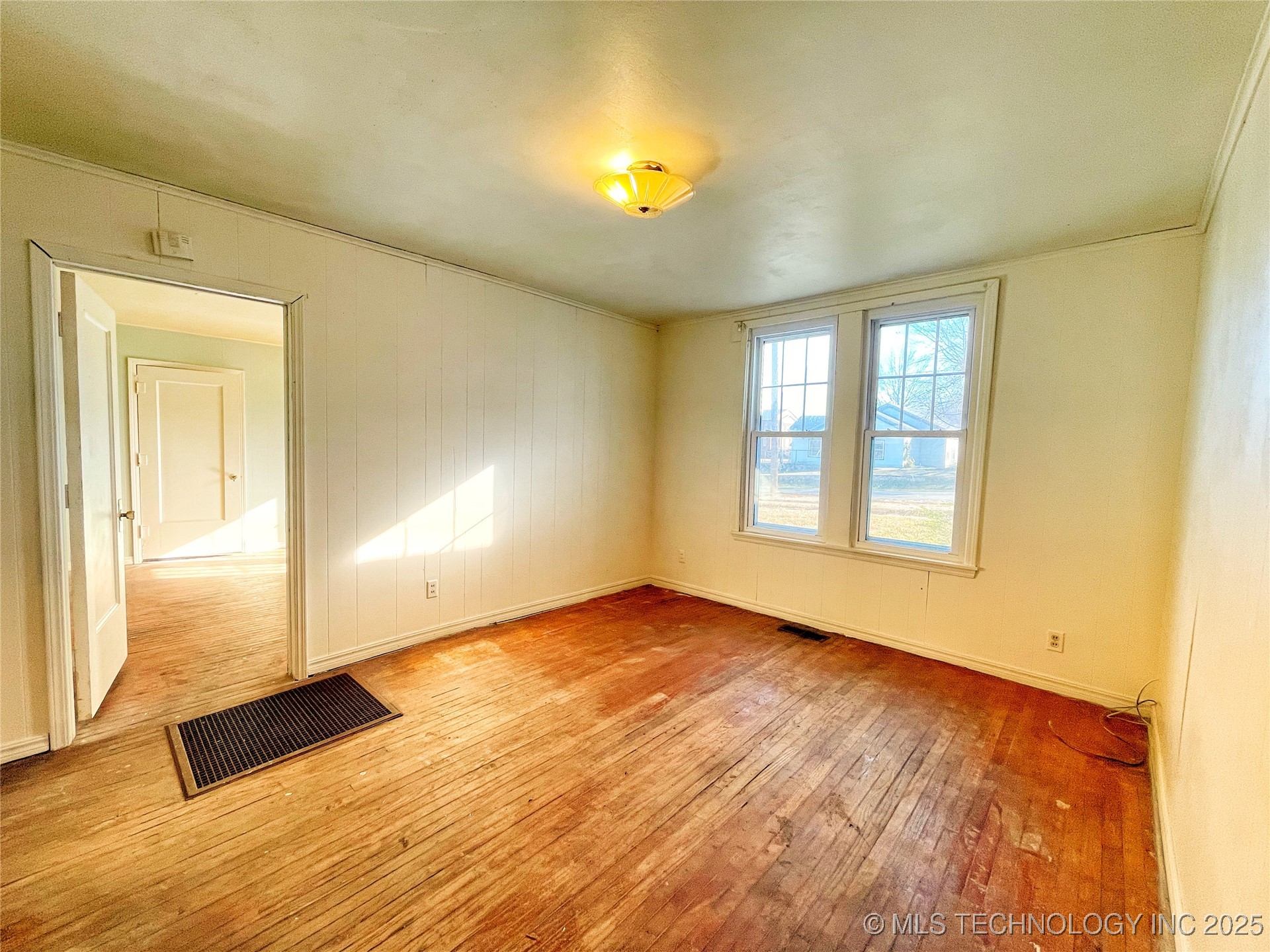 121 S Okfuskee Avenue