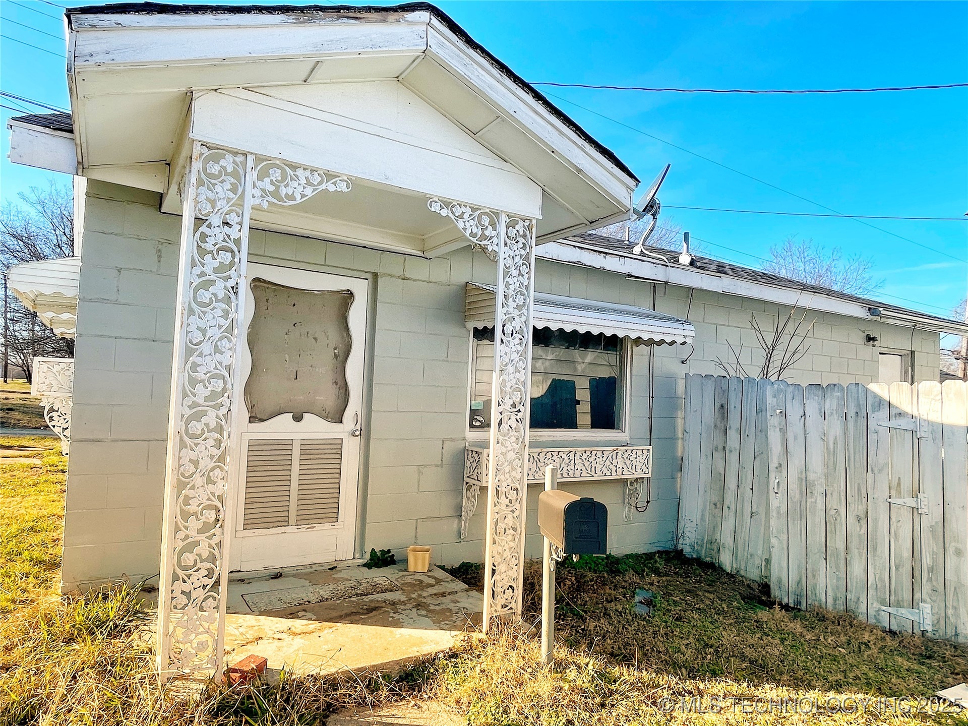 121 S Okfuskee Avenue