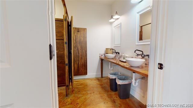 16712 County Road 1580