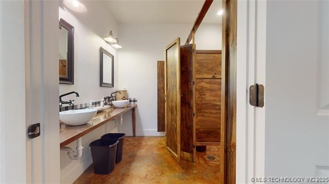 16712 County Road 1580