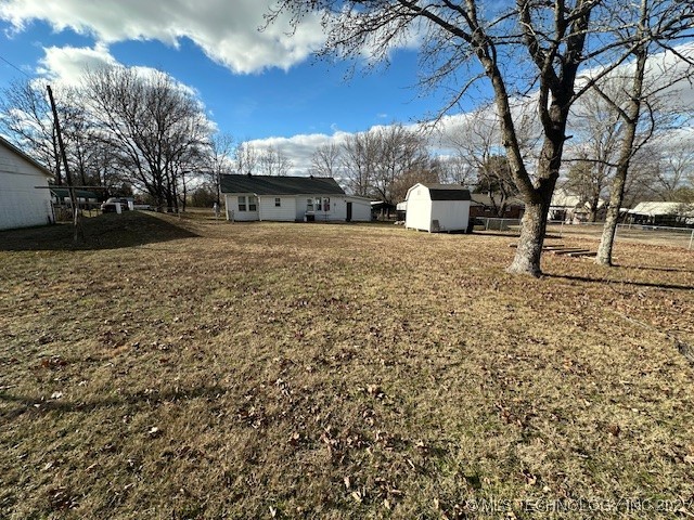 208 Lakeside