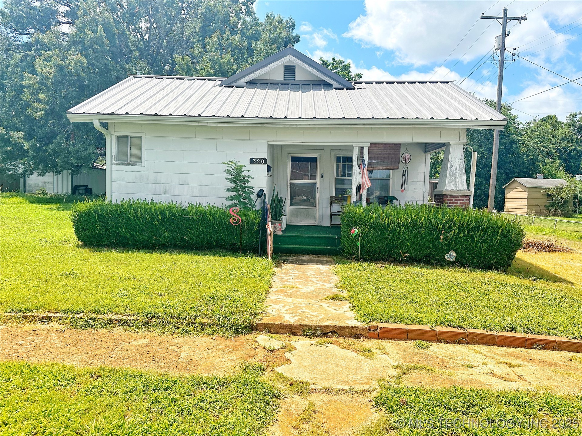 320 W 12th Street