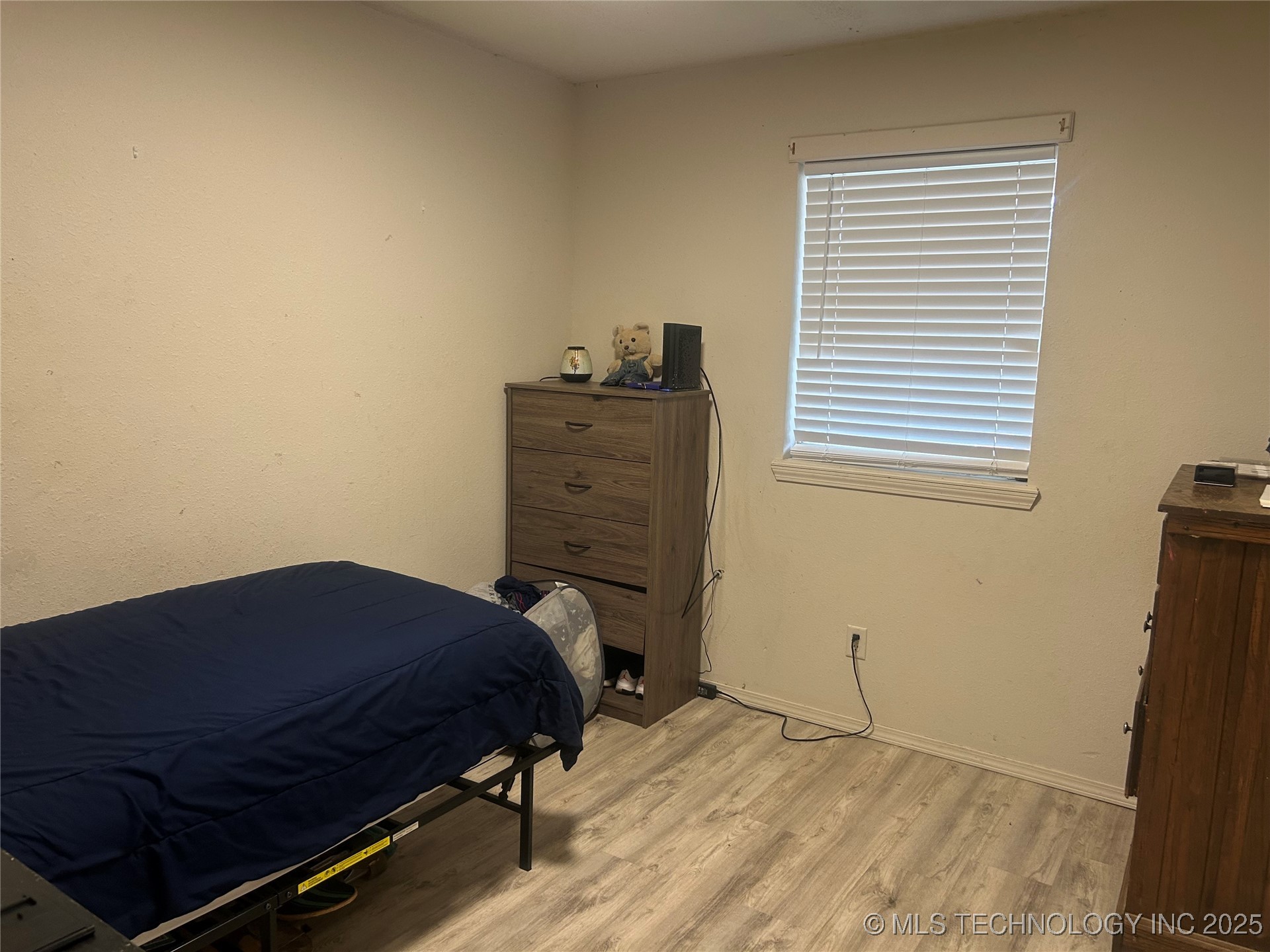 3601 Governor Harris