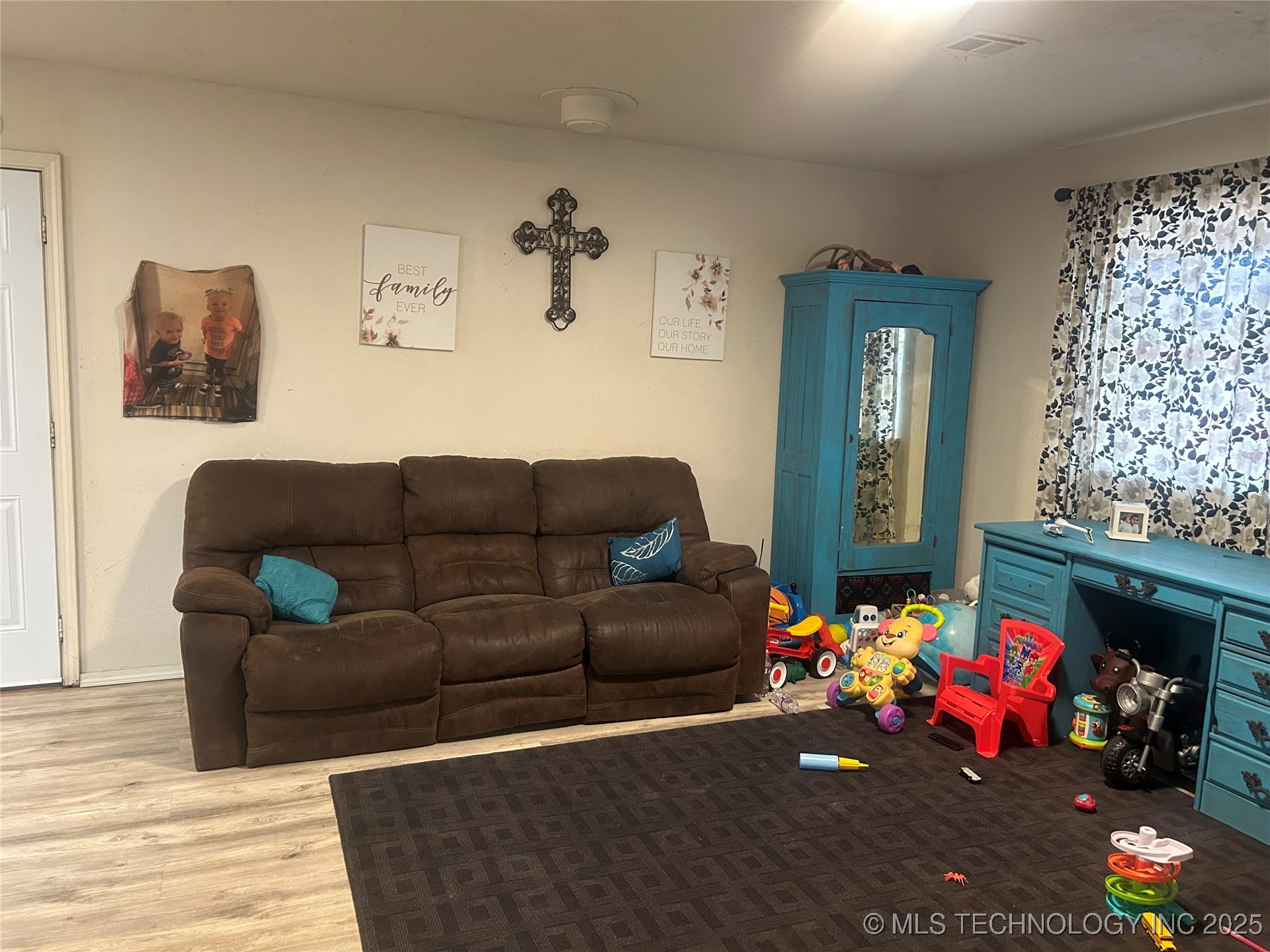 3601 Governor Harris