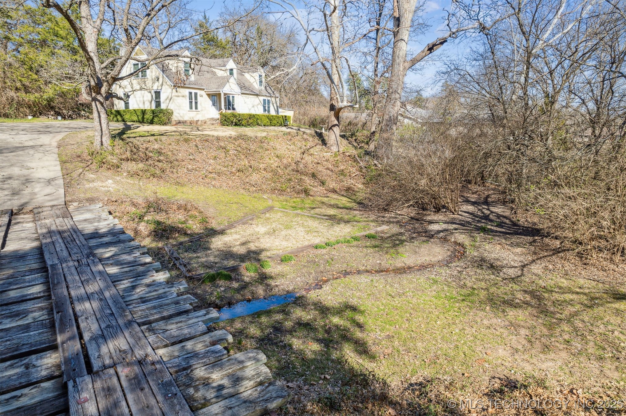 128 W 21st