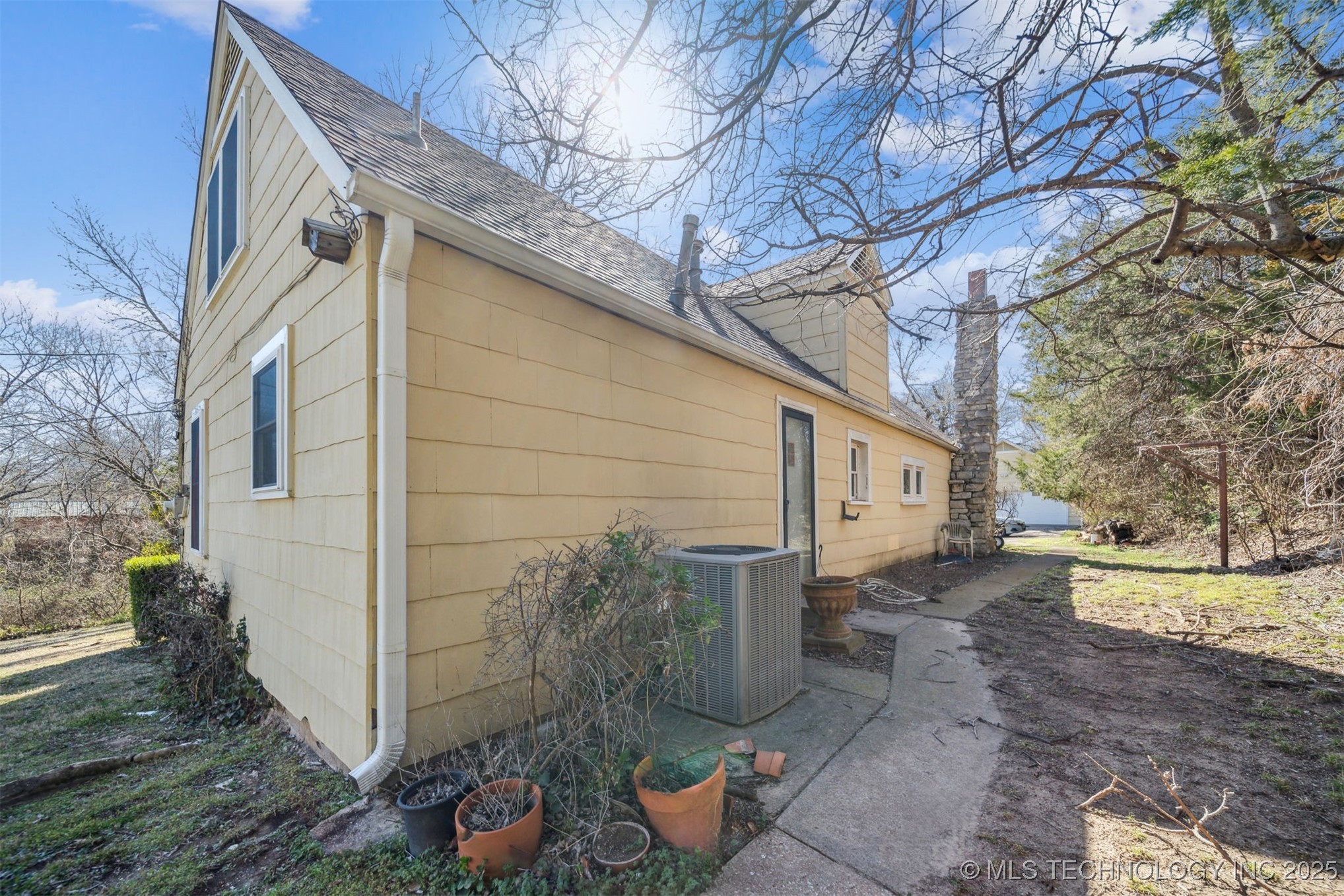 128 W 21st