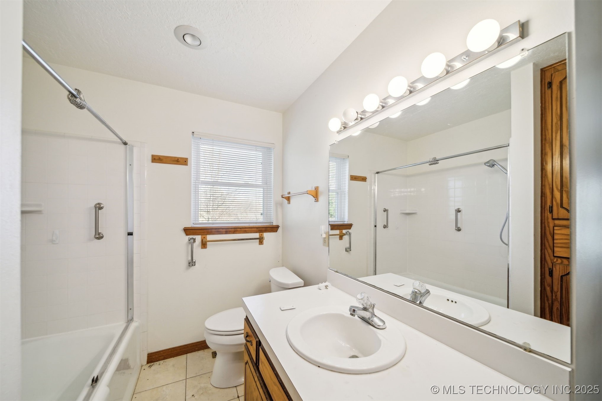 128 W 21st
