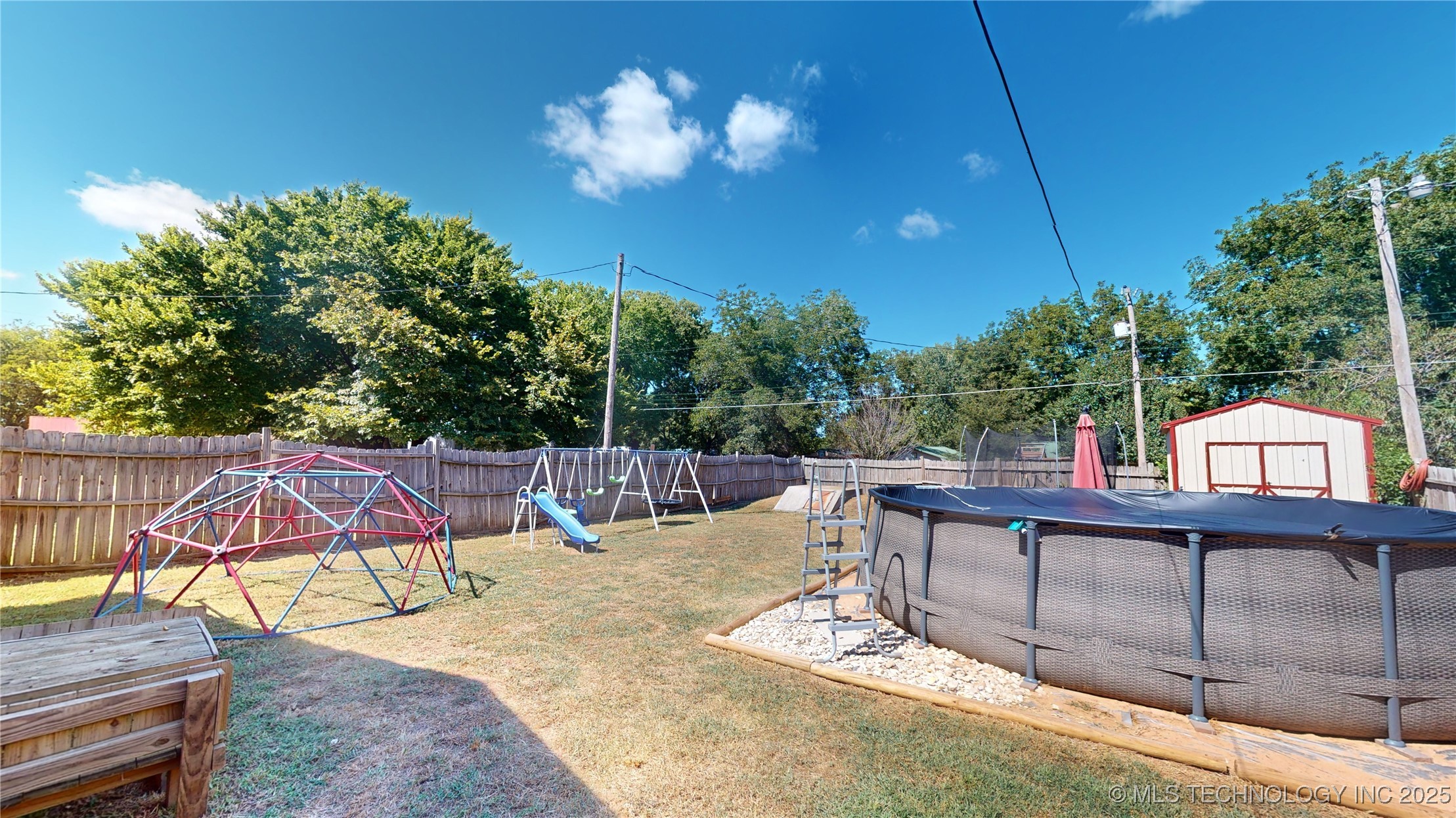 404 W Hinckley