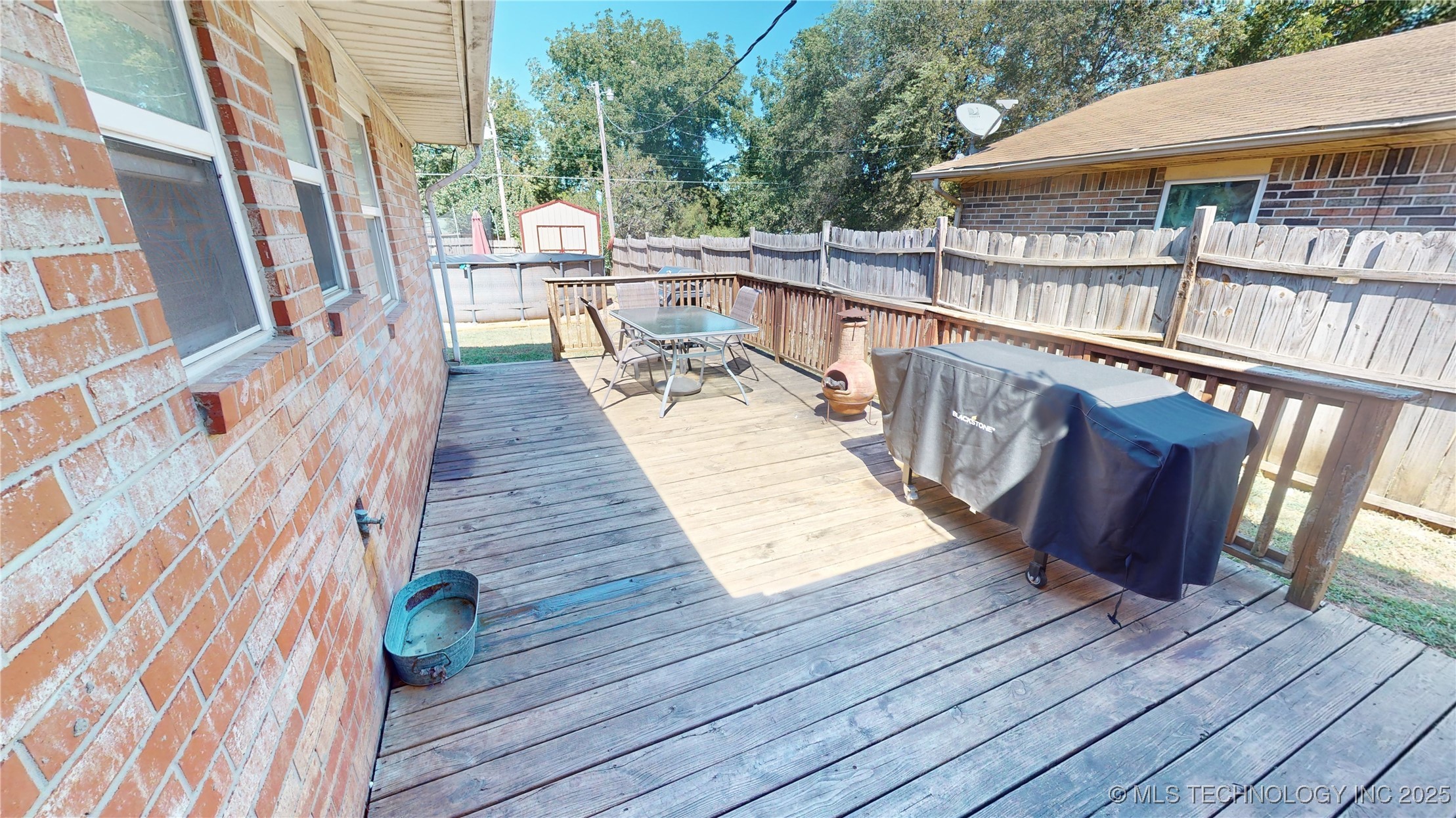 404 W Hinckley