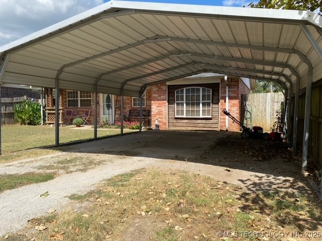 404 W Hinckley