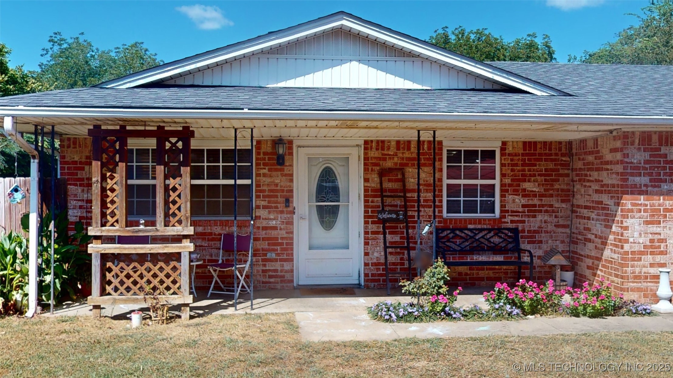 404 W Hinckley