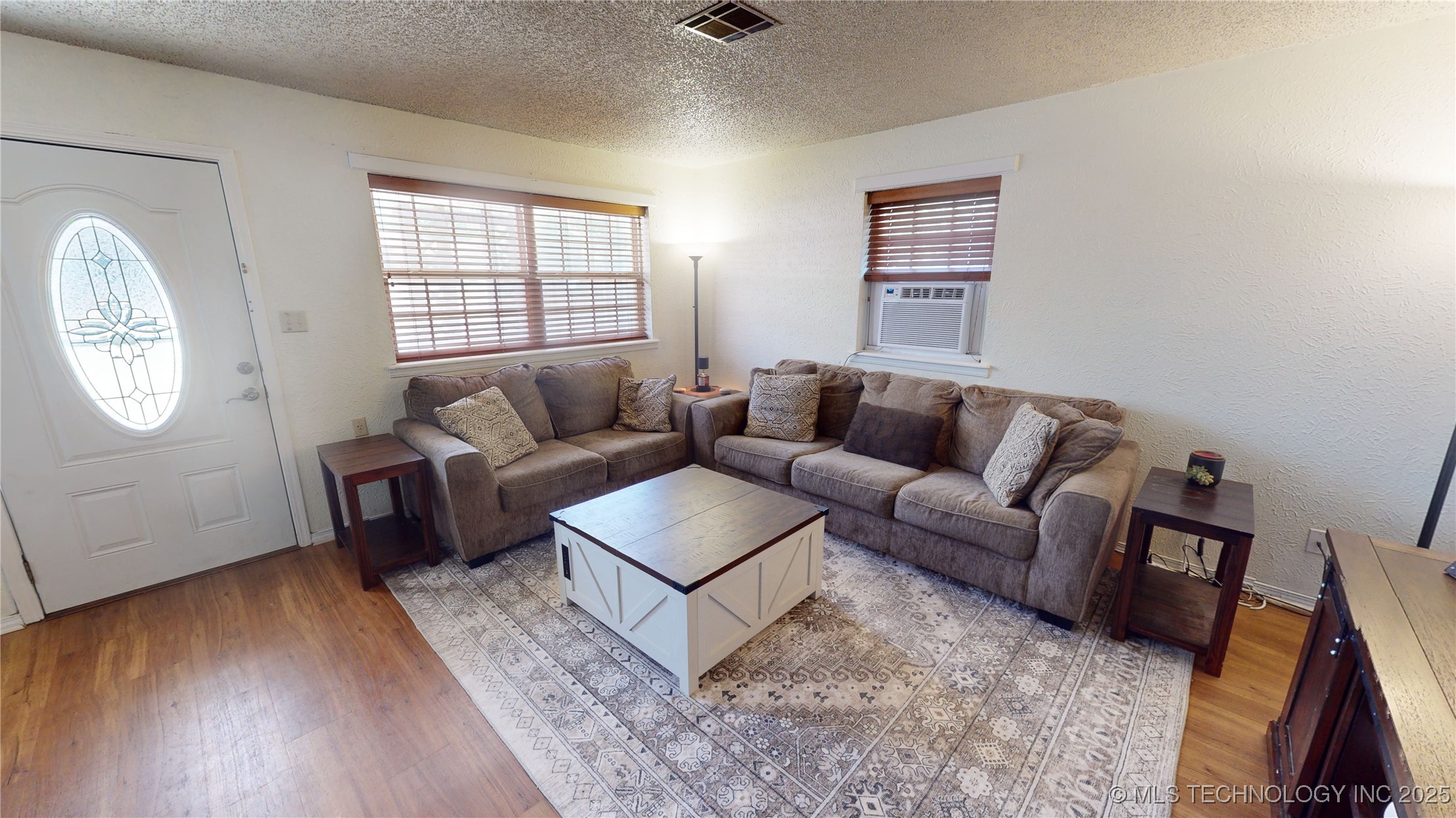 404 W Hinckley