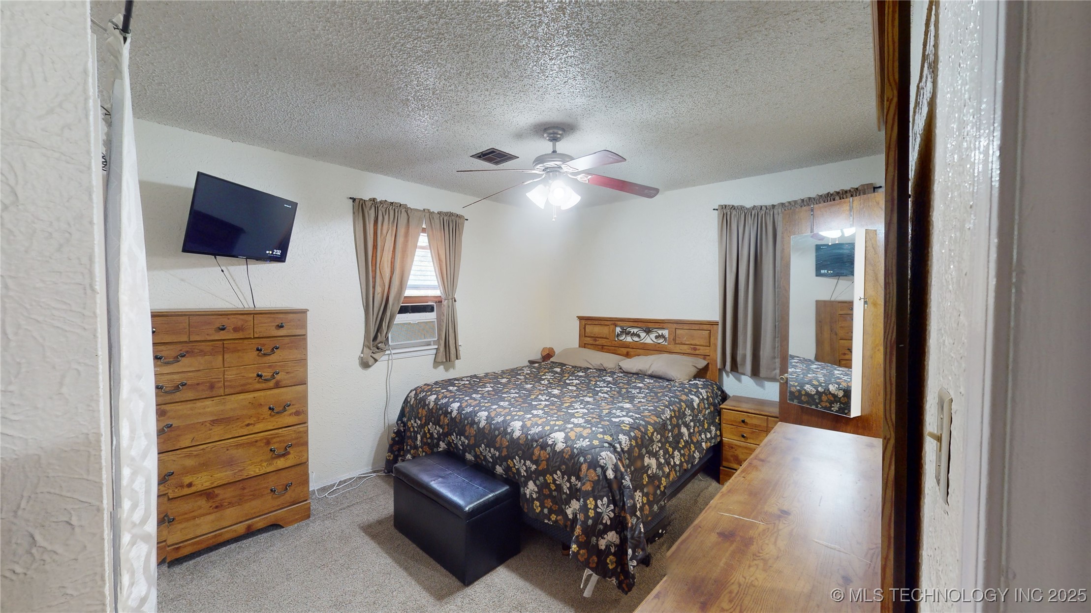 404 W Hinckley