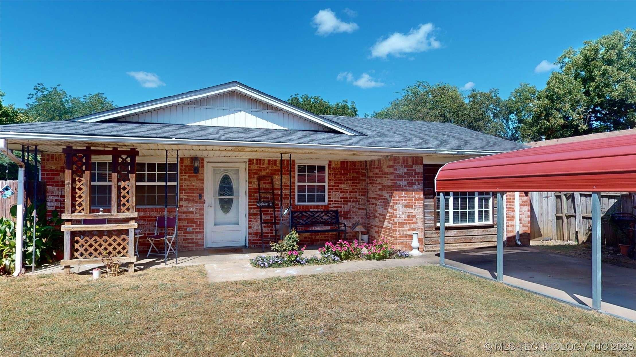 404 W Hinckley