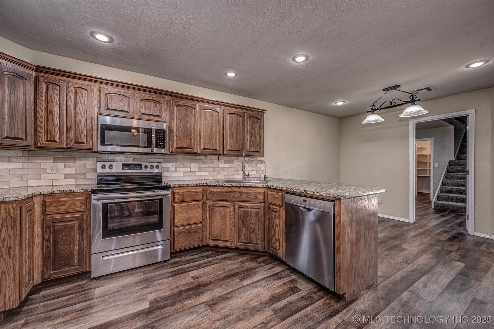 17595 County Road 1528