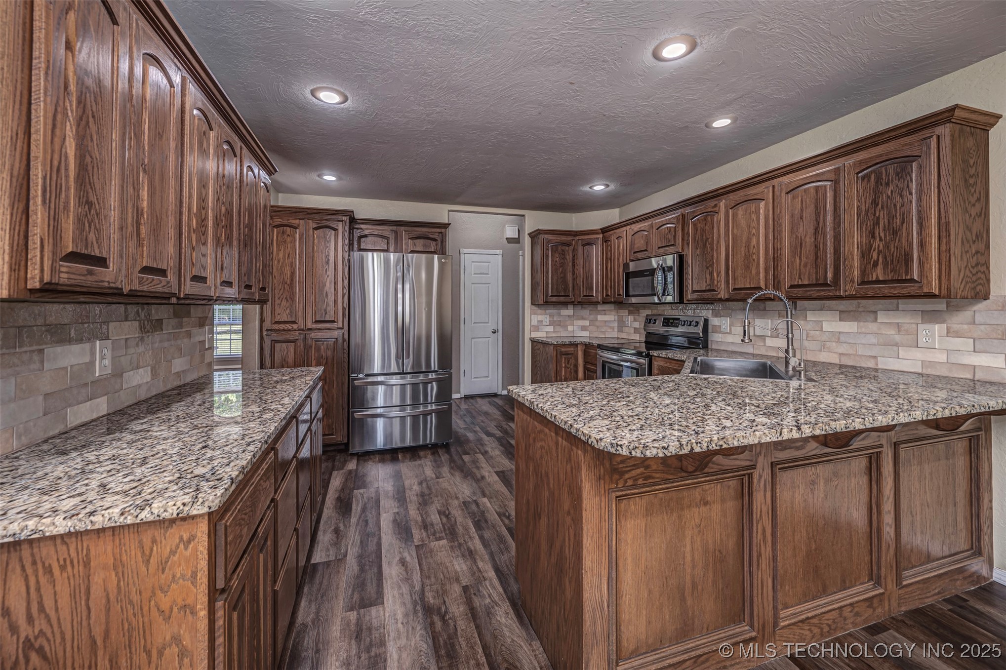 17595 County Road 1528