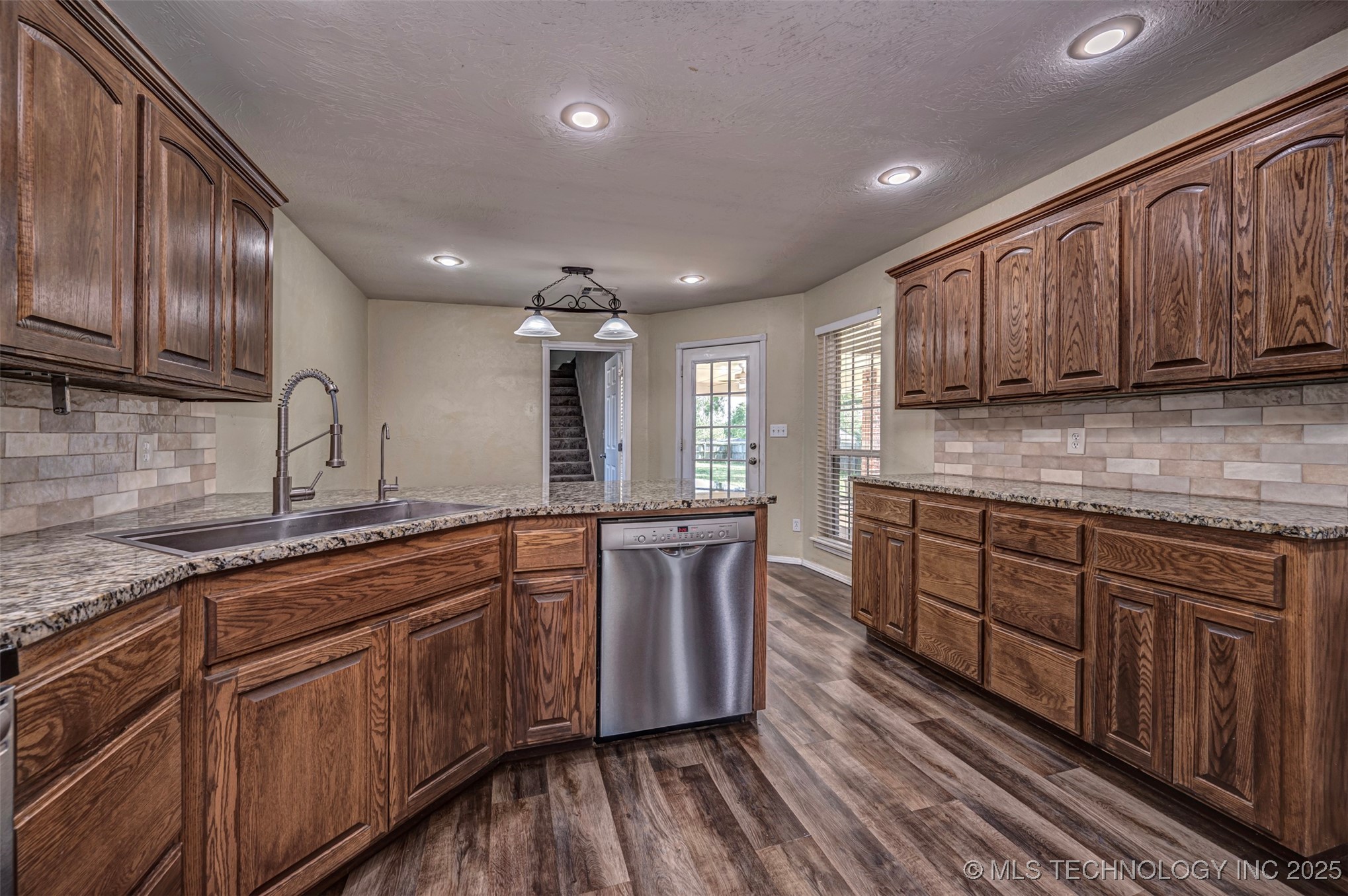 17595 County Road 1528