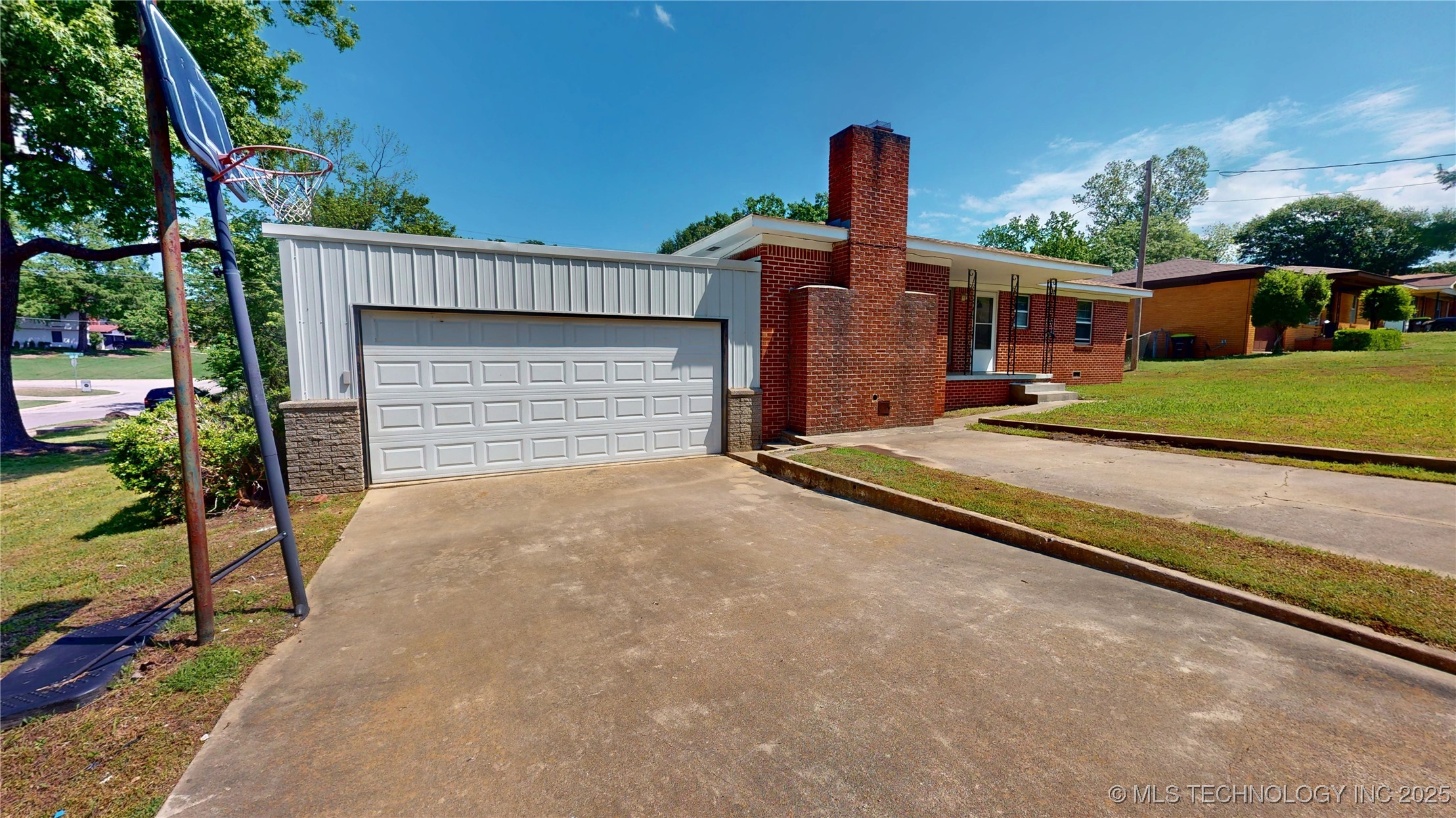1800 E 17th